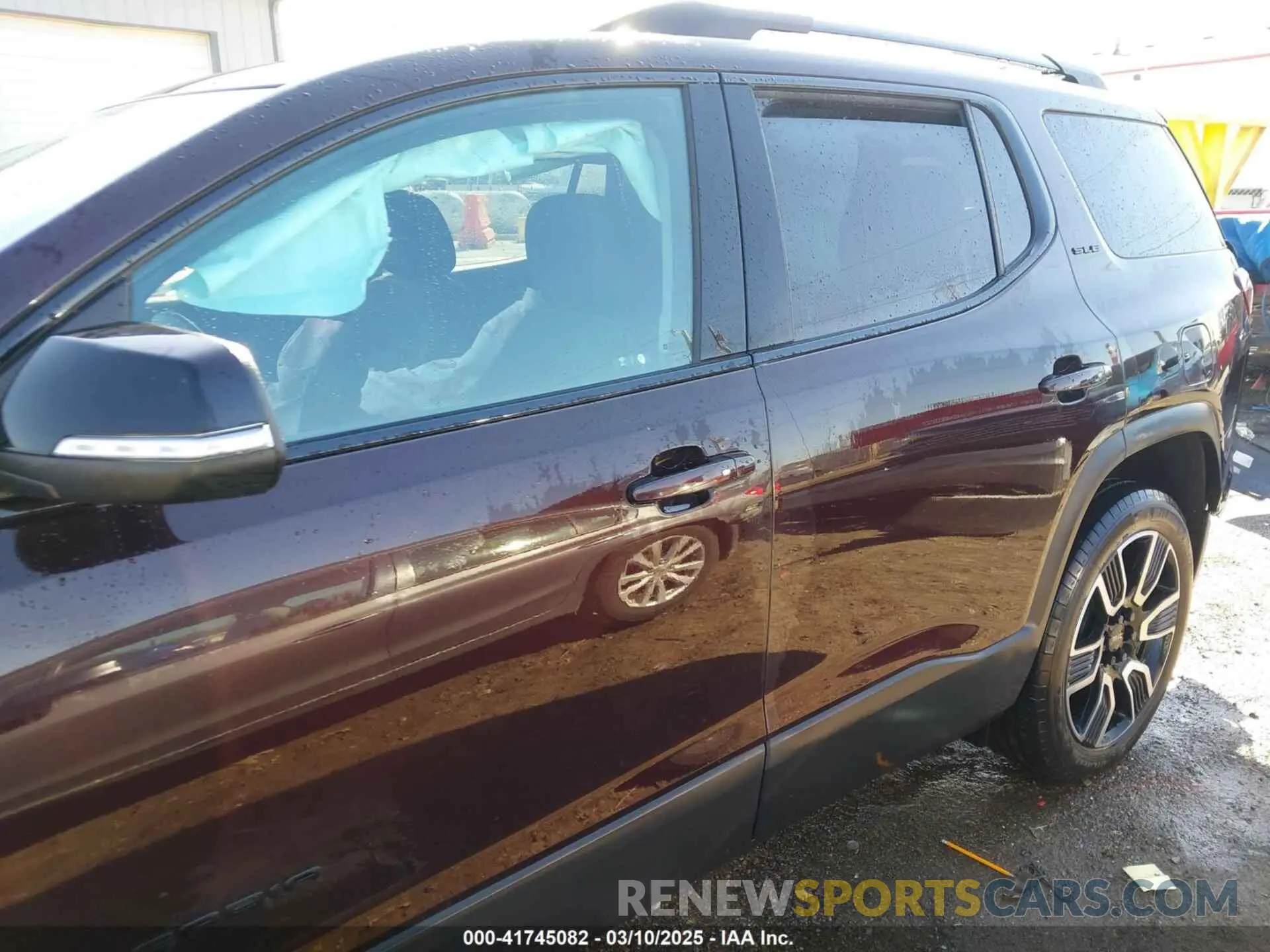 15 Photograph of a damaged car 1GKKNKLS8MZ174908 GMC ACADIA 2021