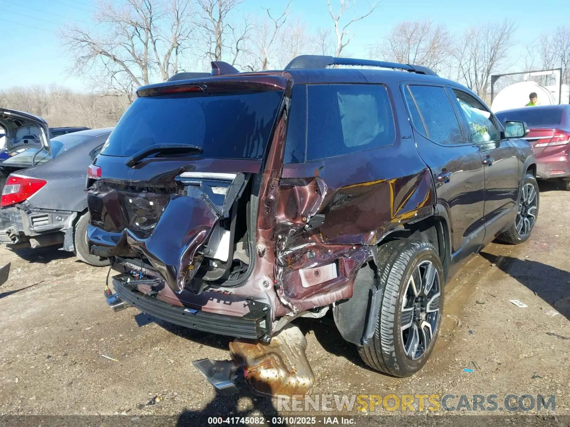 4 Photograph of a damaged car 1GKKNKLS8MZ174908 GMC ACADIA 2021