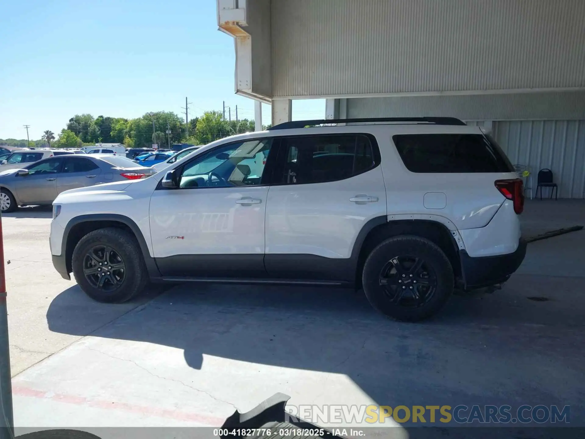14 Photograph of a damaged car 1GKKNLLS0MZ102445 GMC ACADIA 2021