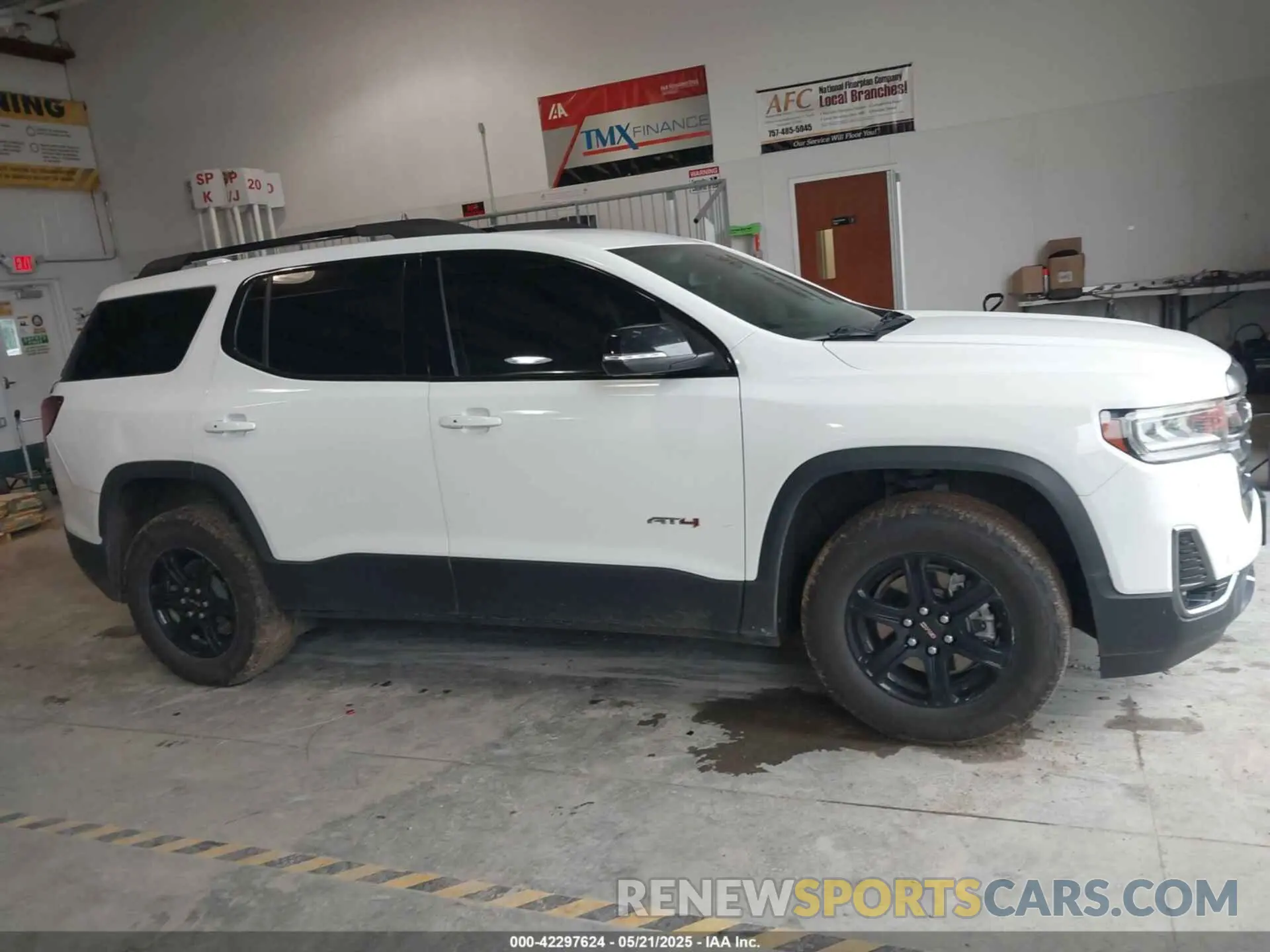 13 Photograph of a damaged car 1GKKNLLS0MZ183835 GMC ACADIA 2021