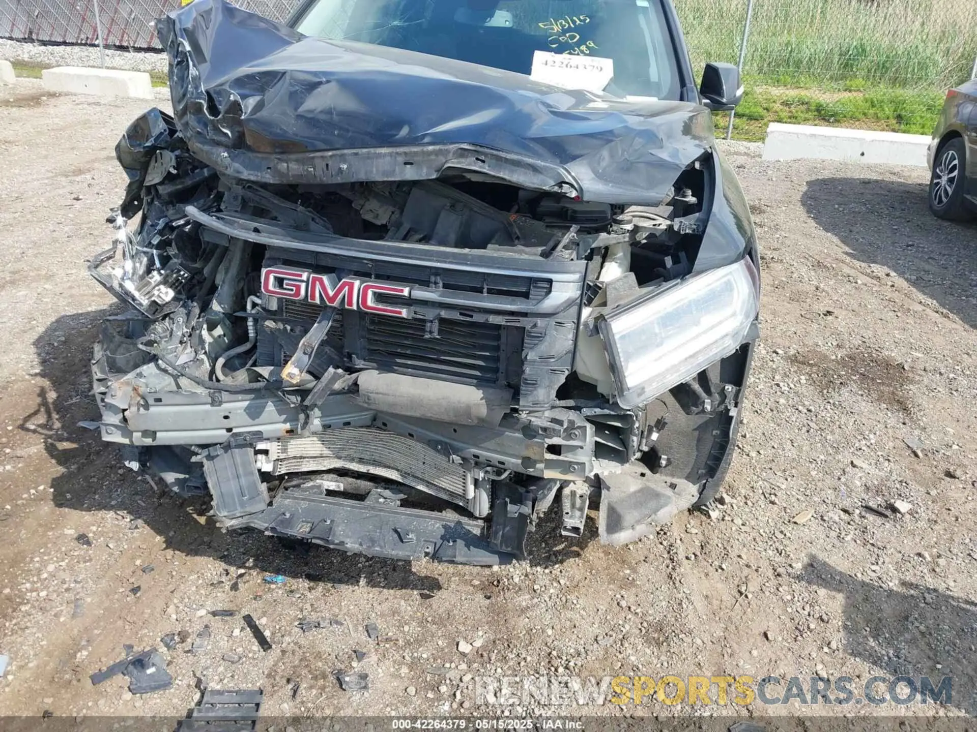 6 Photograph of a damaged car 1GKKNLLS4MZ215489 GMC ACADIA 2021