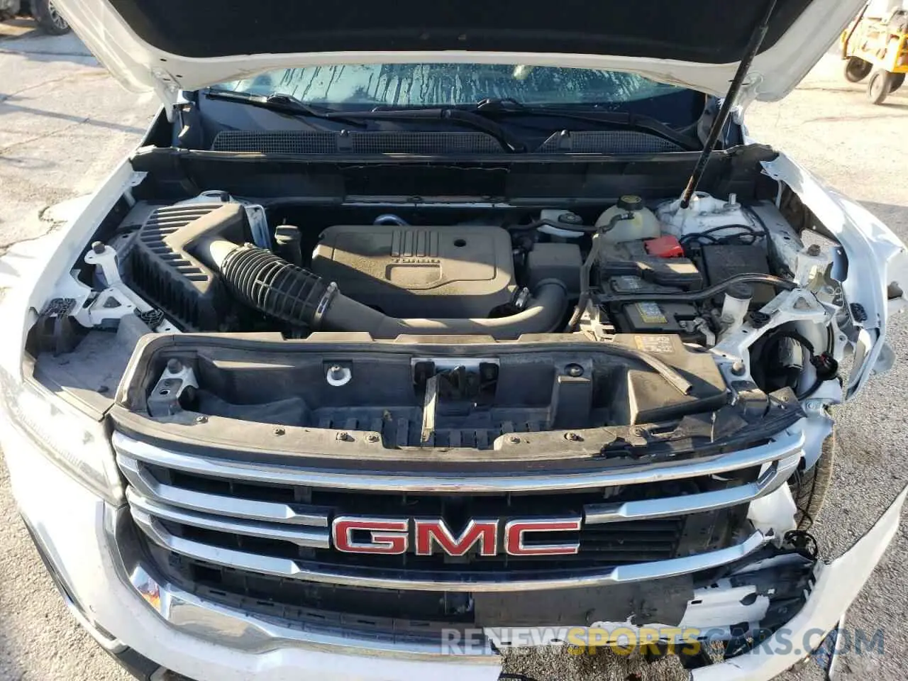 13 Photograph of a damaged car 1GKKNML41MZ226117 GMC ACADIA 2021