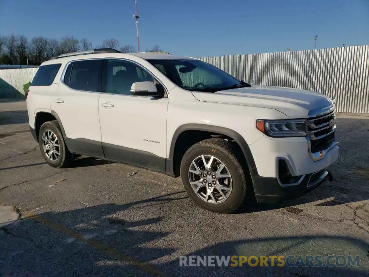 4 Photograph of a damaged car 1GKKNML41MZ226117 GMC ACADIA 2021