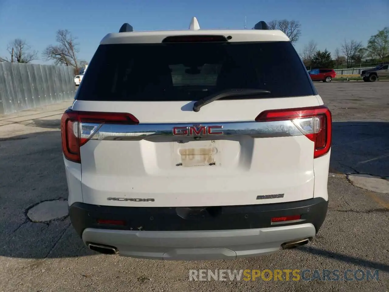 6 Photograph of a damaged car 1GKKNML41MZ226117 GMC ACADIA 2021