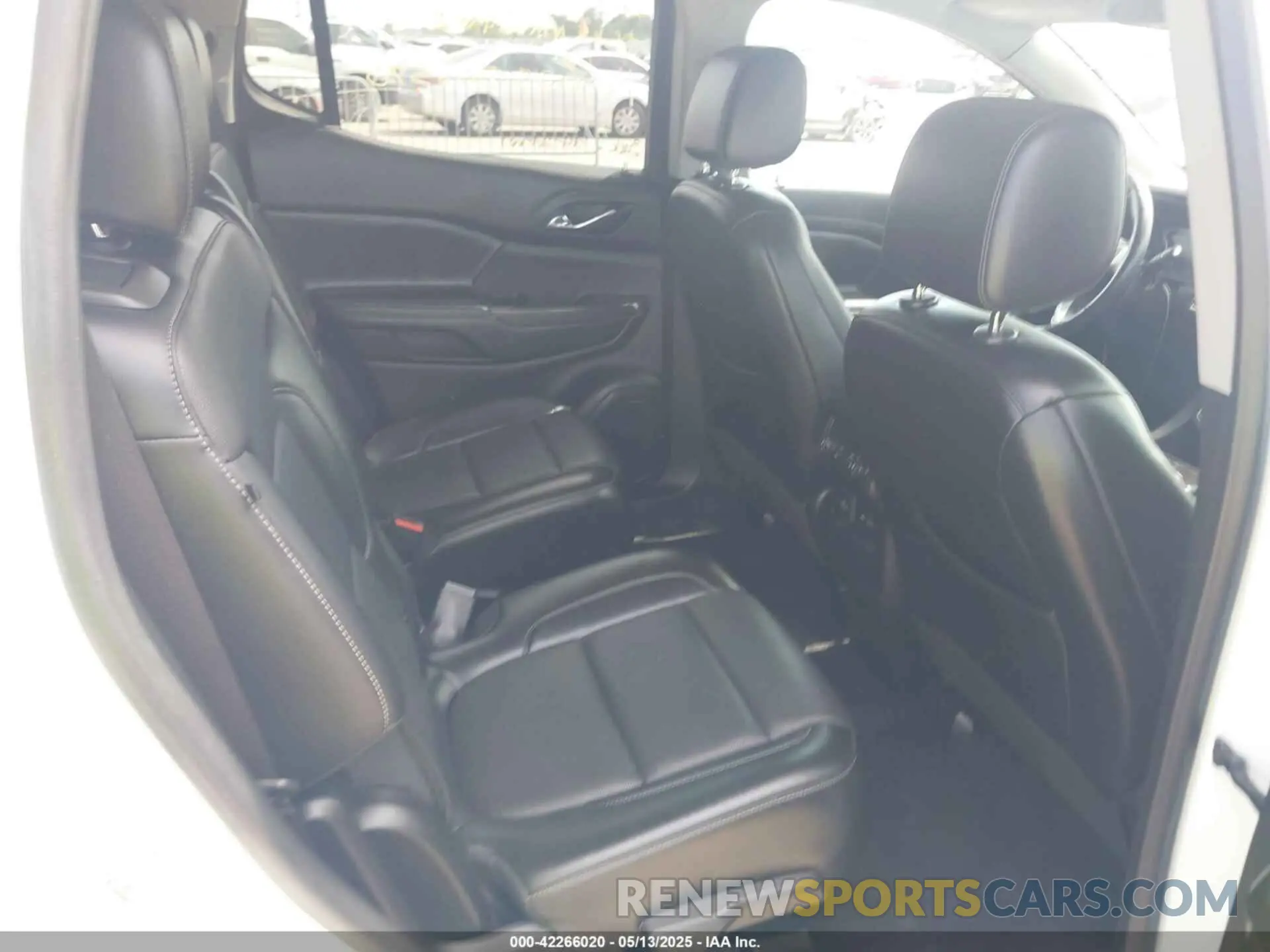 8 Фотография поврежденного автомобиля 1GKKNMLS4MZ211240 GMC ACADIA 2021