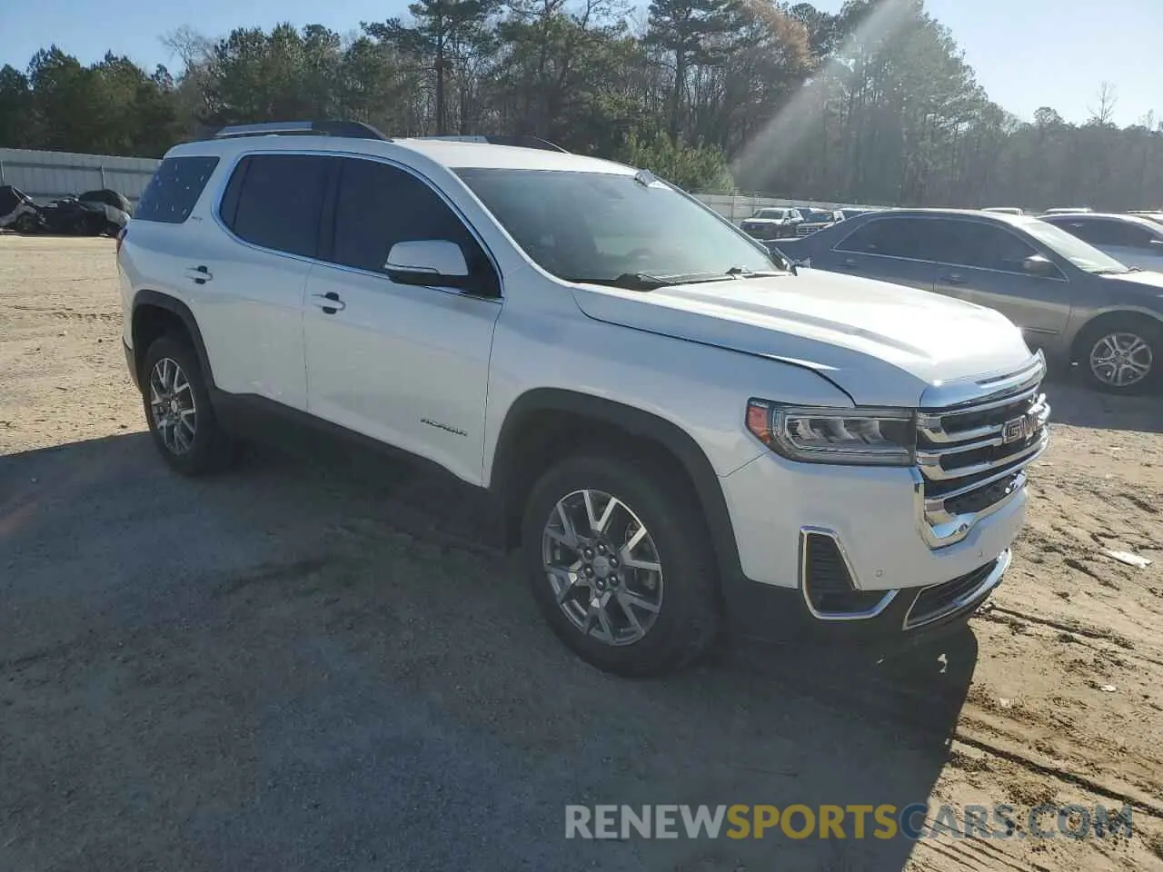 4 Photograph of a damaged car 1GKKNMLS7MZ169534 GMC ACADIA 2021