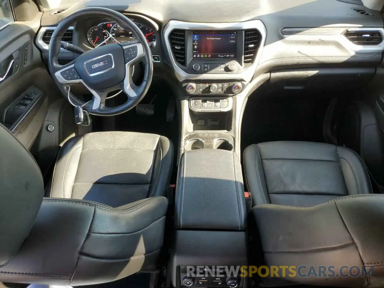 8 Photograph of a damaged car 1GKKNMLS7MZ189962 GMC ACADIA 2021