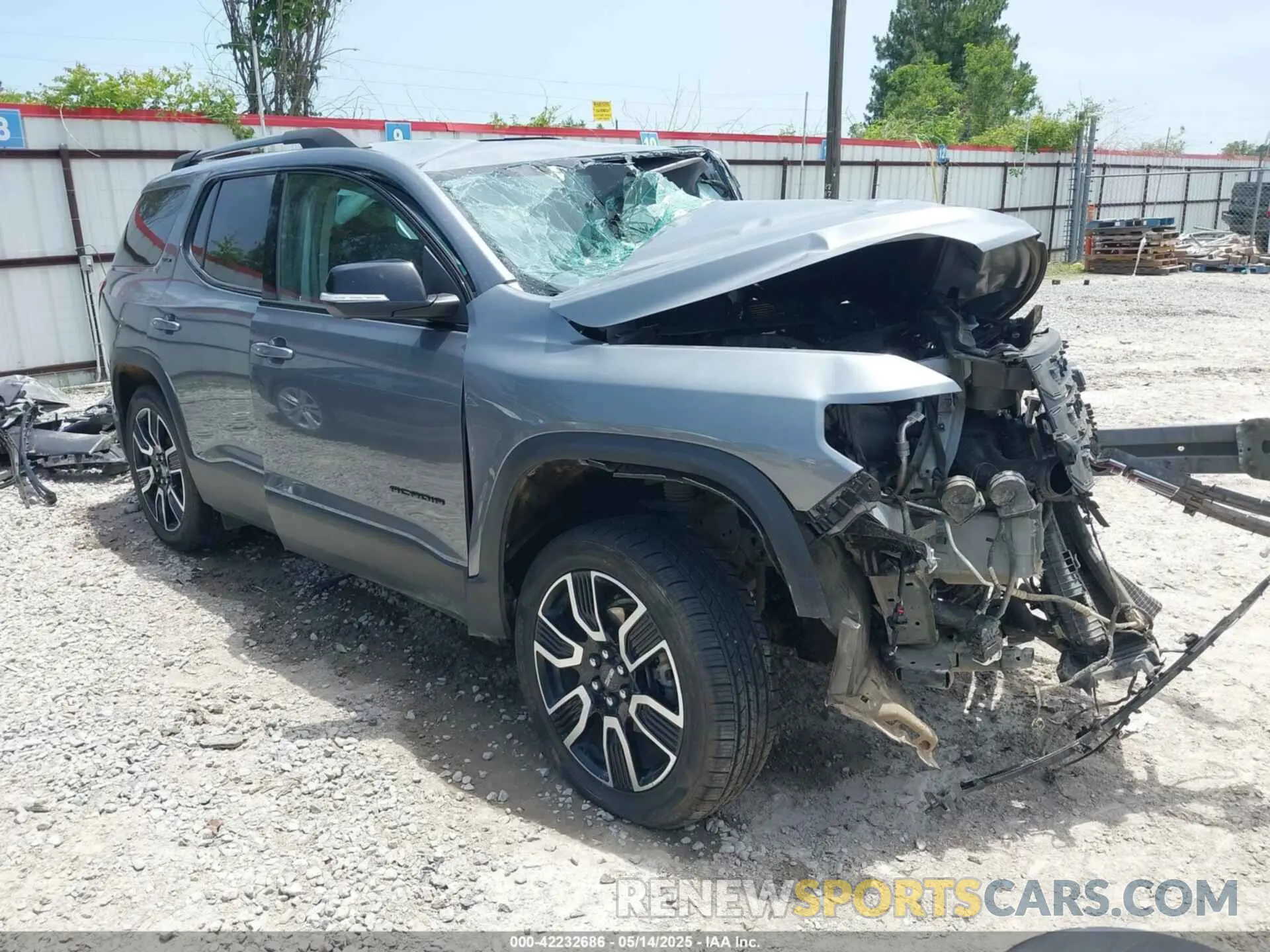 1 Photograph of a damaged car 1GKKNMLS8MZ174774 GMC ACADIA 2021