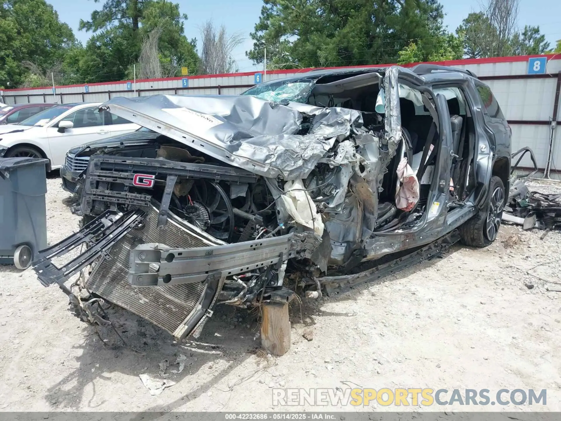 2 Photograph of a damaged car 1GKKNMLS8MZ174774 GMC ACADIA 2021