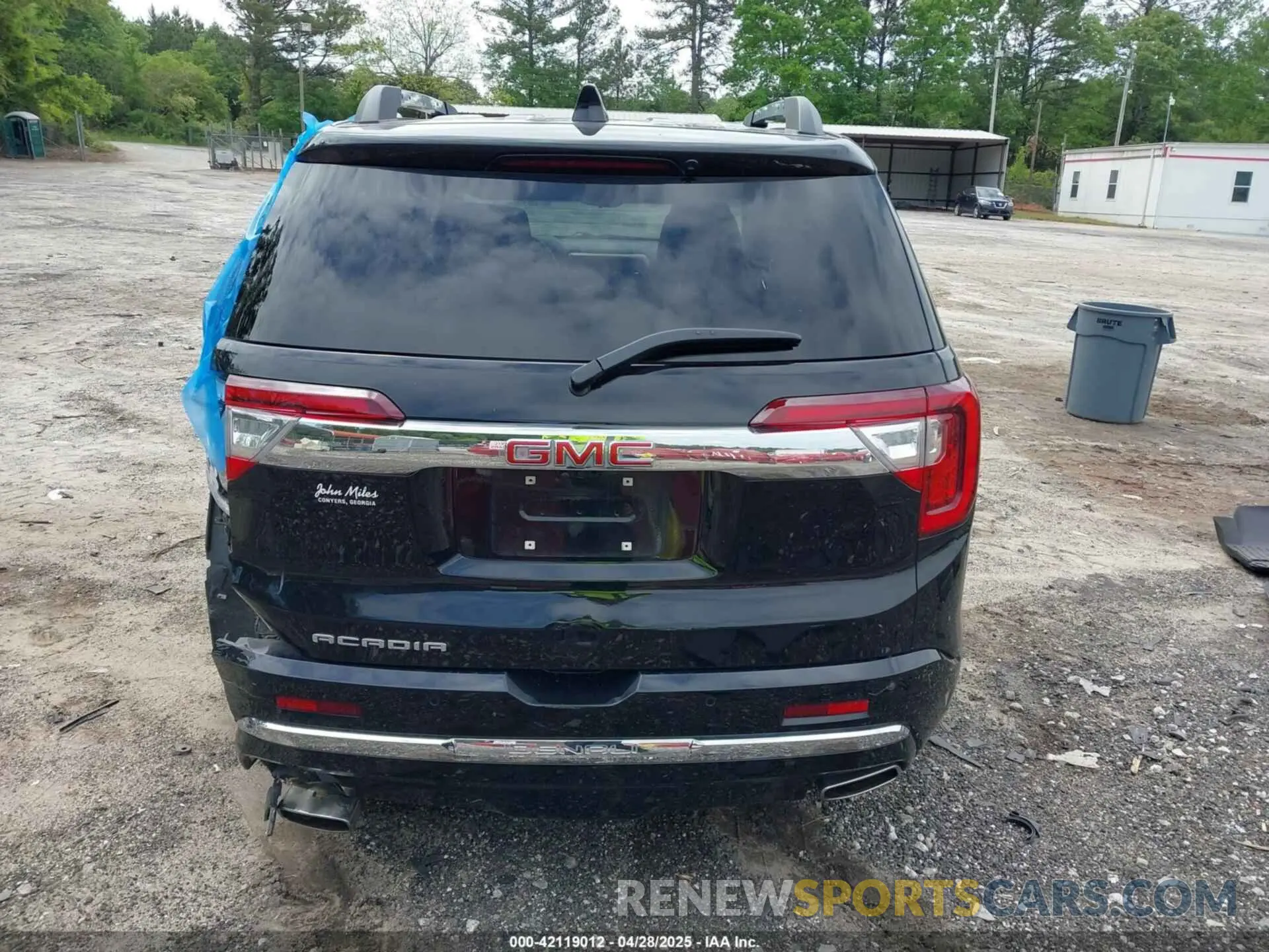 16 Photograph of a damaged car 1GKKNPLS2MZ224943 GMC ACADIA 2021