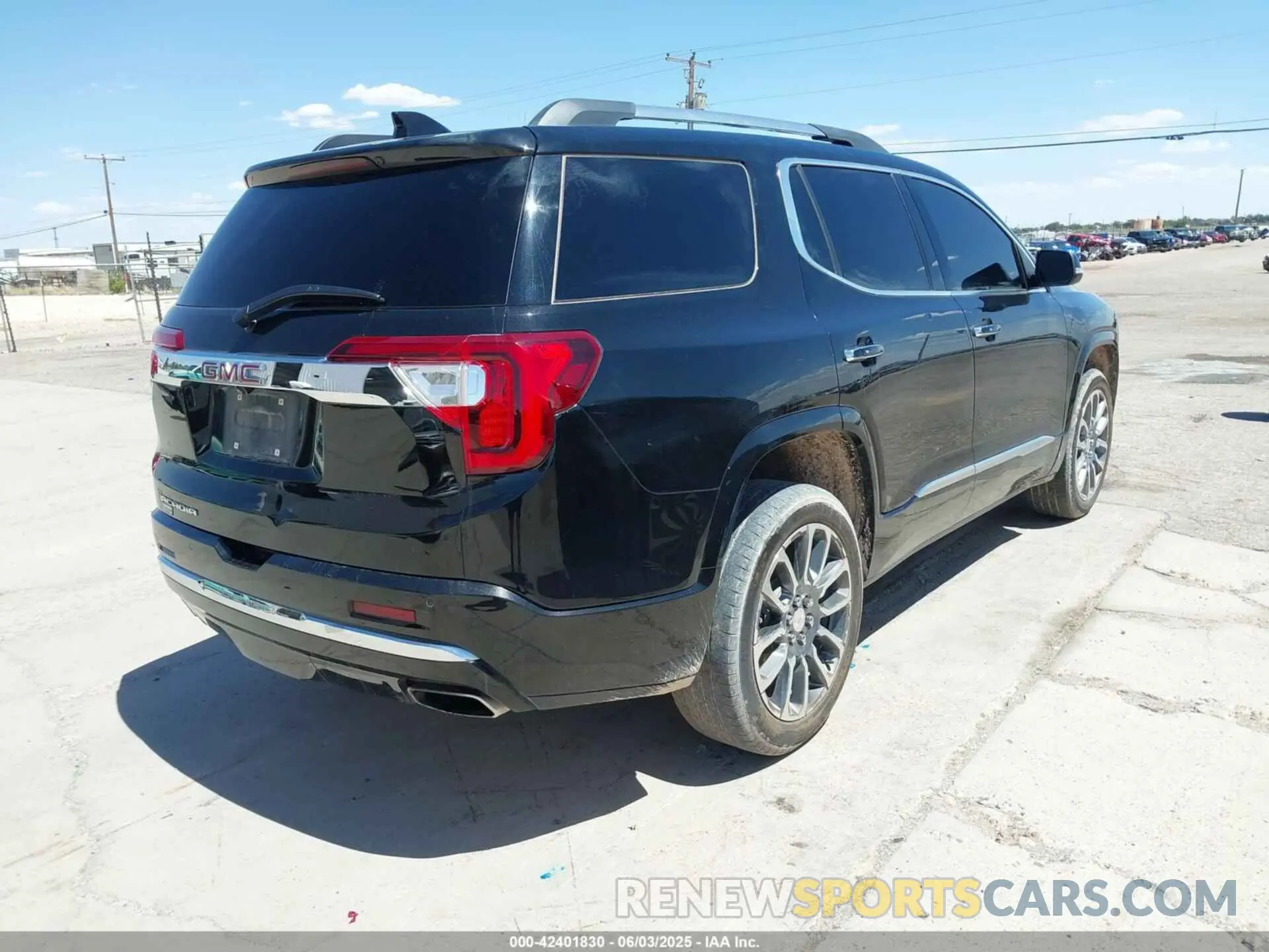 4 Photograph of a damaged car 1GKKNPLS3MZ179849 GMC ACADIA 2021