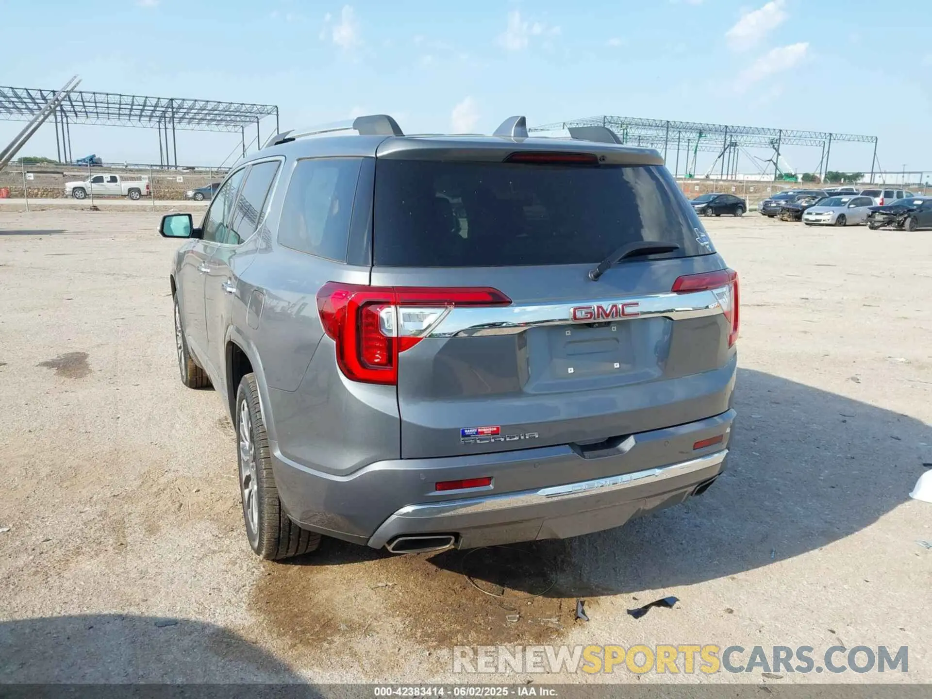 3 Photograph of a damaged car 1GKKNPLS8MZ201358 GMC ACADIA 2021