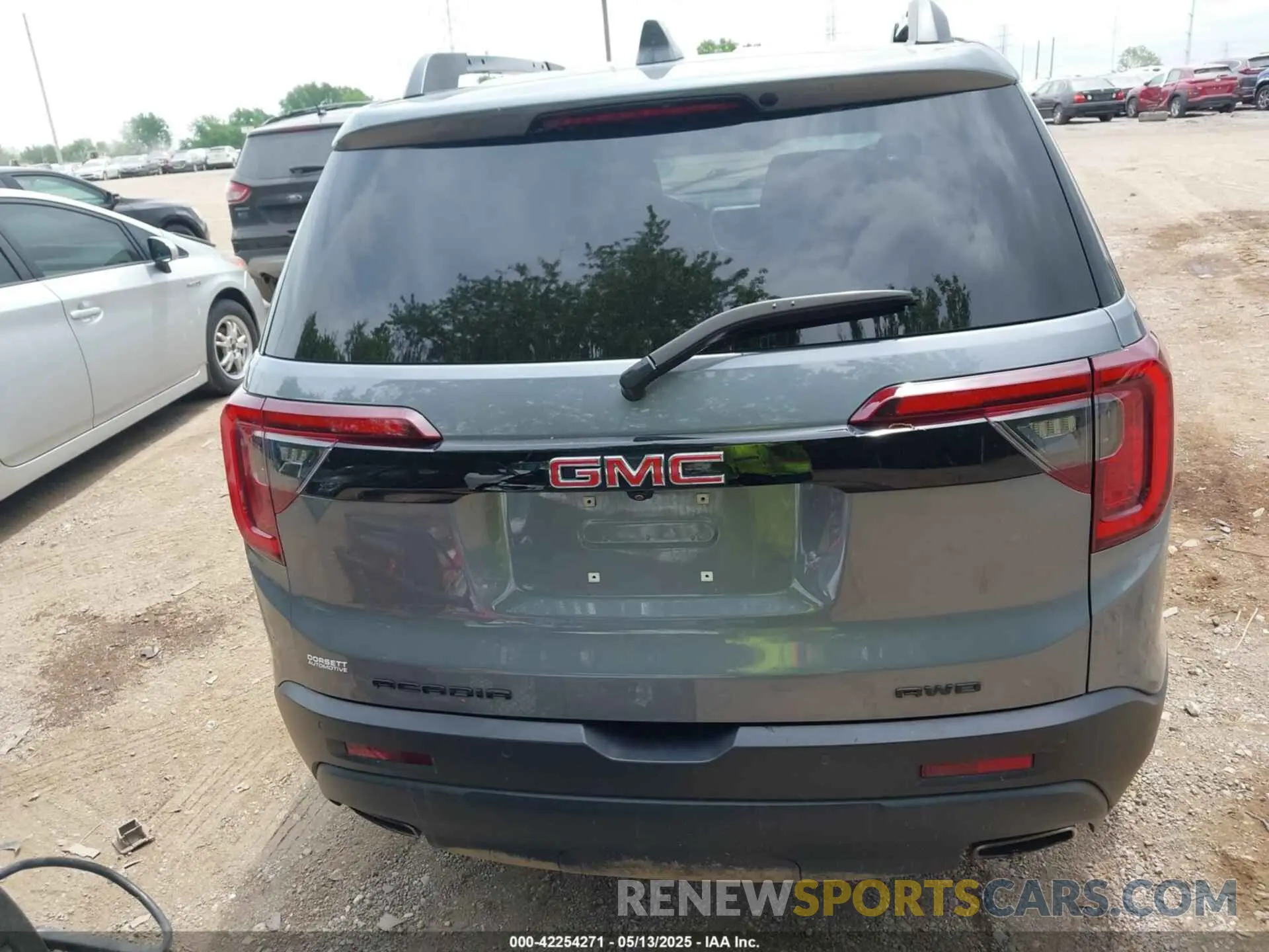 15 Photograph of a damaged car 1GKKNRLS1MZ173110 GMC ACADIA 2021