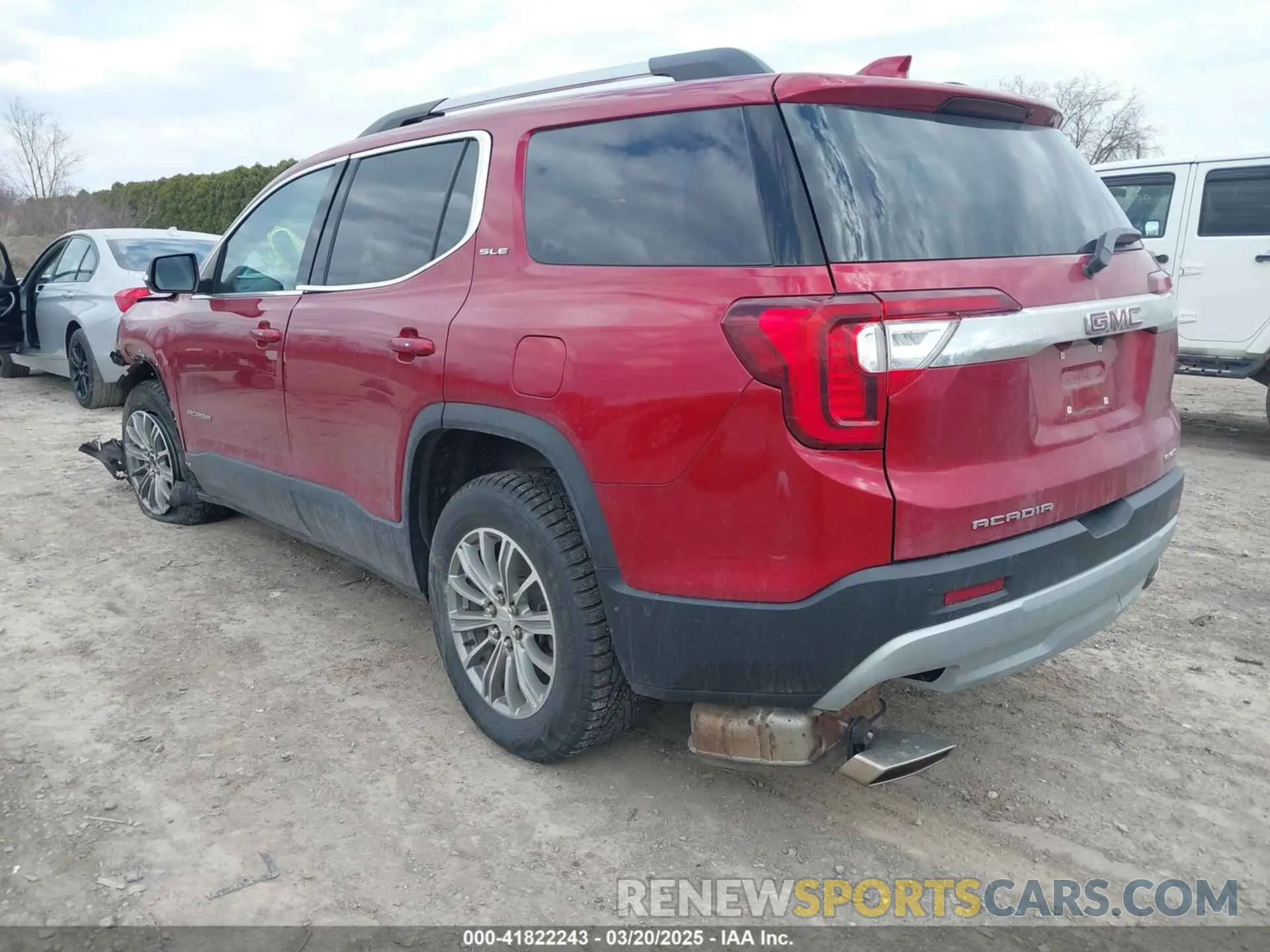 3 Photograph of a damaged car 1GKKNRLS3MZ176171 GMC ACADIA 2021
