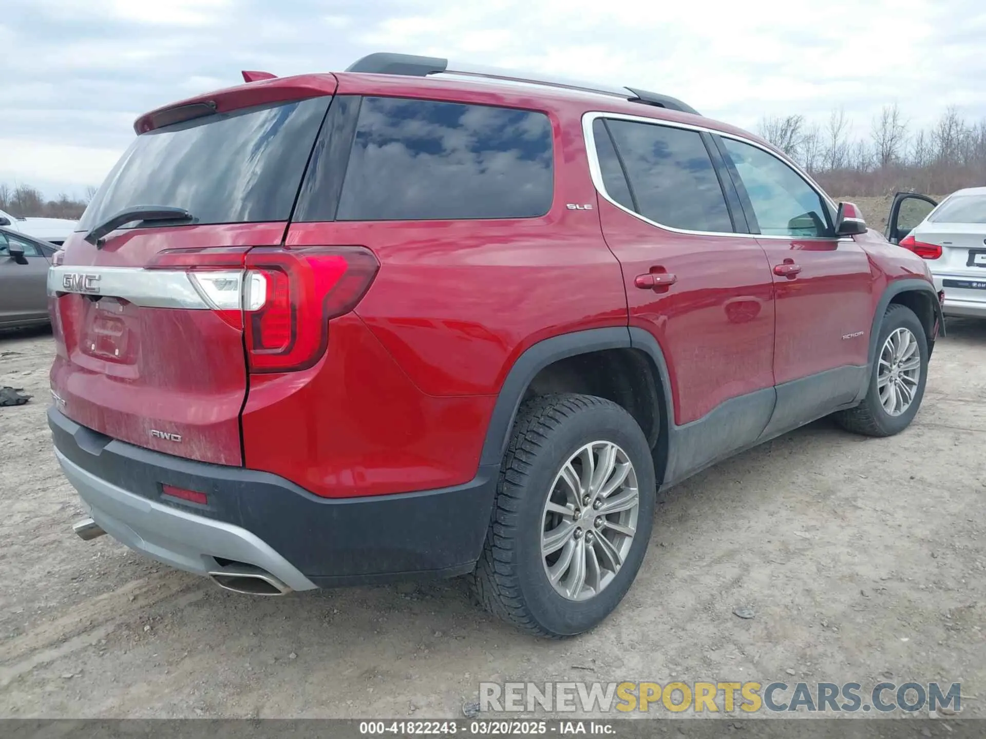 4 Photograph of a damaged car 1GKKNRLS3MZ176171 GMC ACADIA 2021