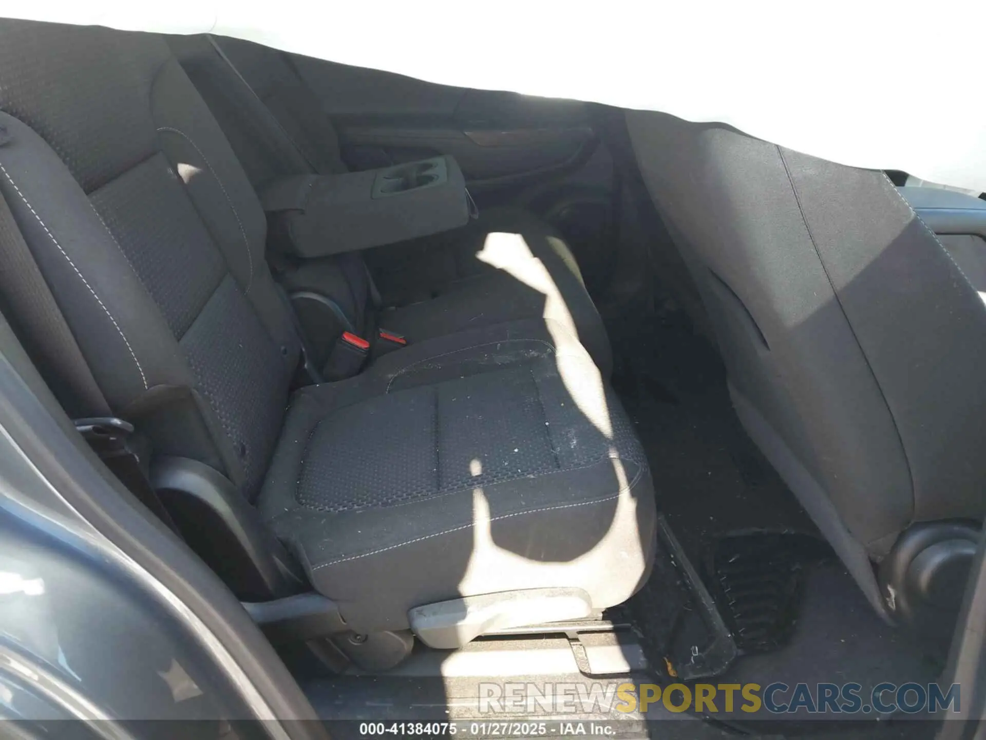 8 Photograph of a damaged car 1GKKNRLS9MZ100776 GMC ACADIA 2021