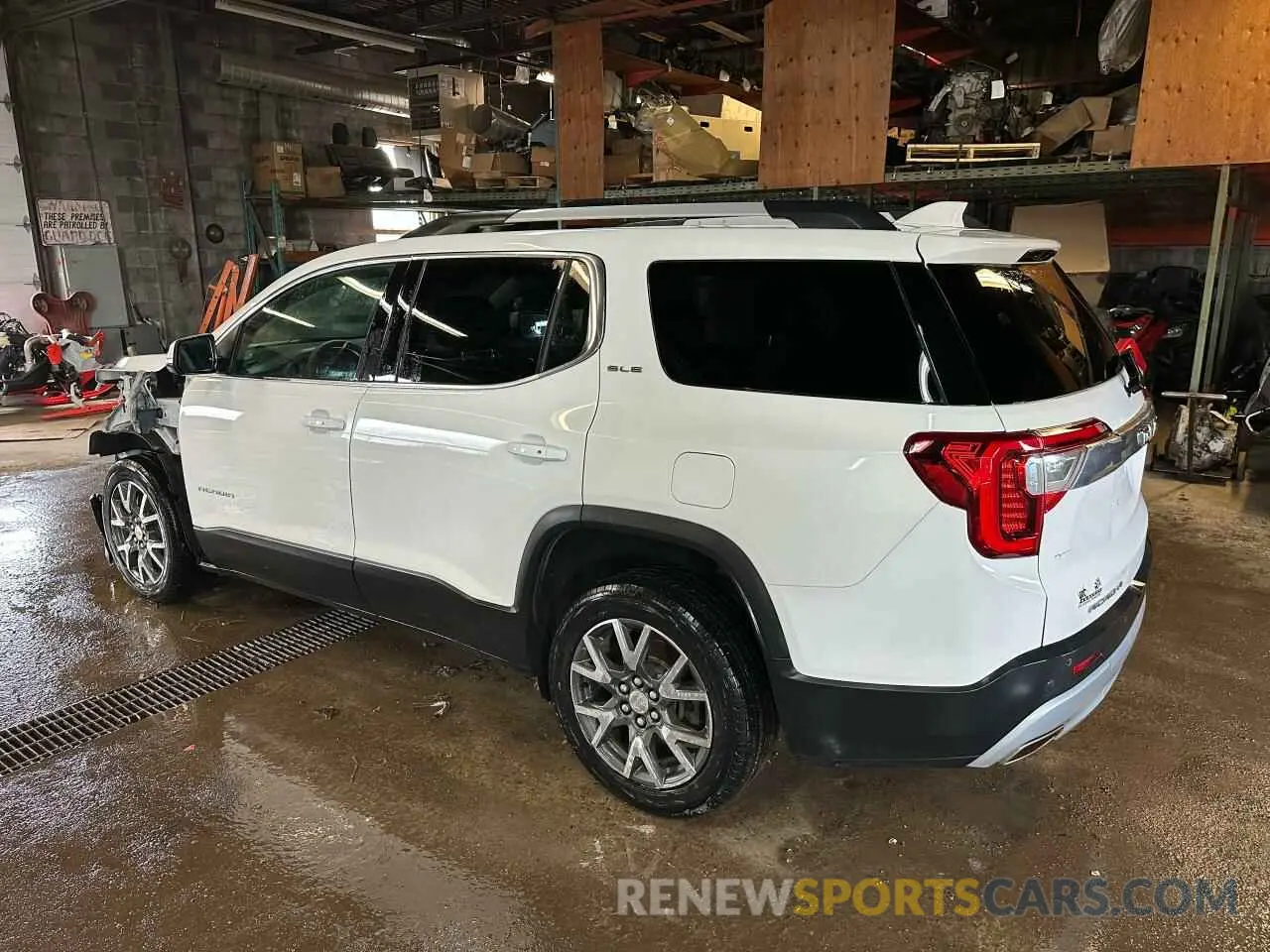 4 Photograph of a damaged car 1GKKNRLSXMZ210235 GMC ACADIA 2021