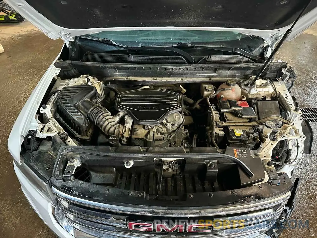 5 Photograph of a damaged car 1GKKNRLSXMZ210235 GMC ACADIA 2021