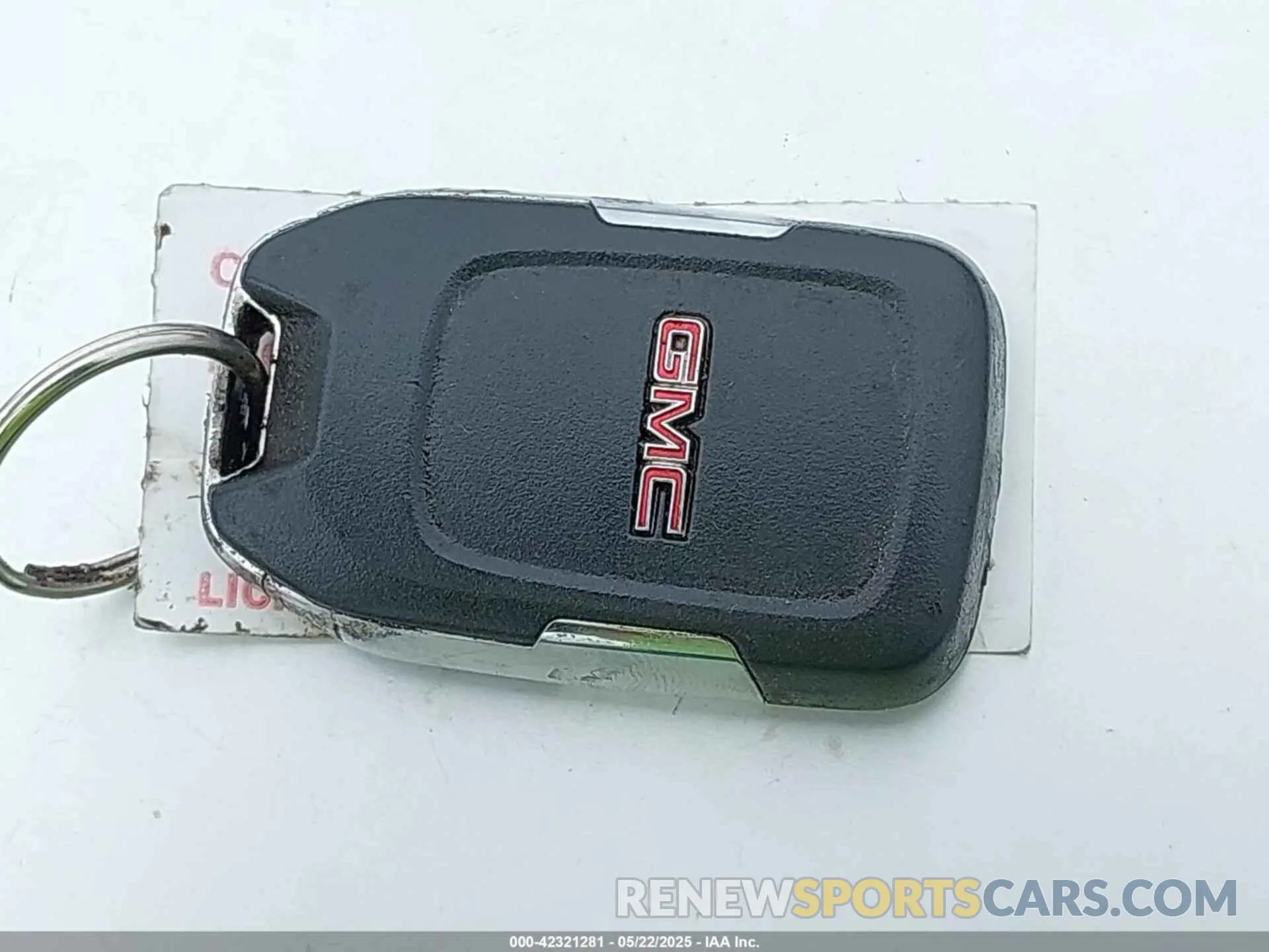 11 Photograph of a damaged car 1GKKNUL47MZ111425 GMC ACADIA 2021