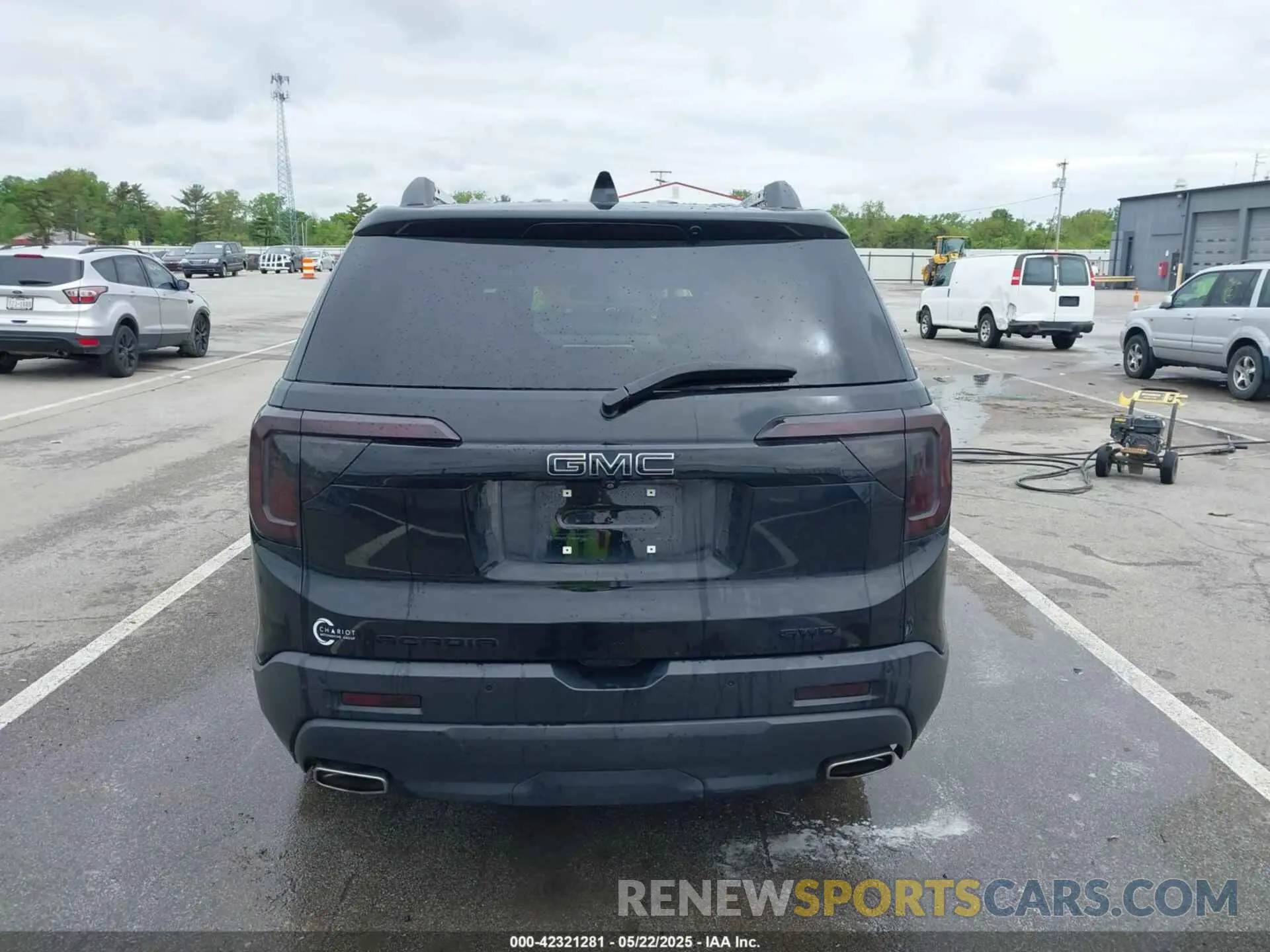 16 Photograph of a damaged car 1GKKNUL47MZ111425 GMC ACADIA 2021