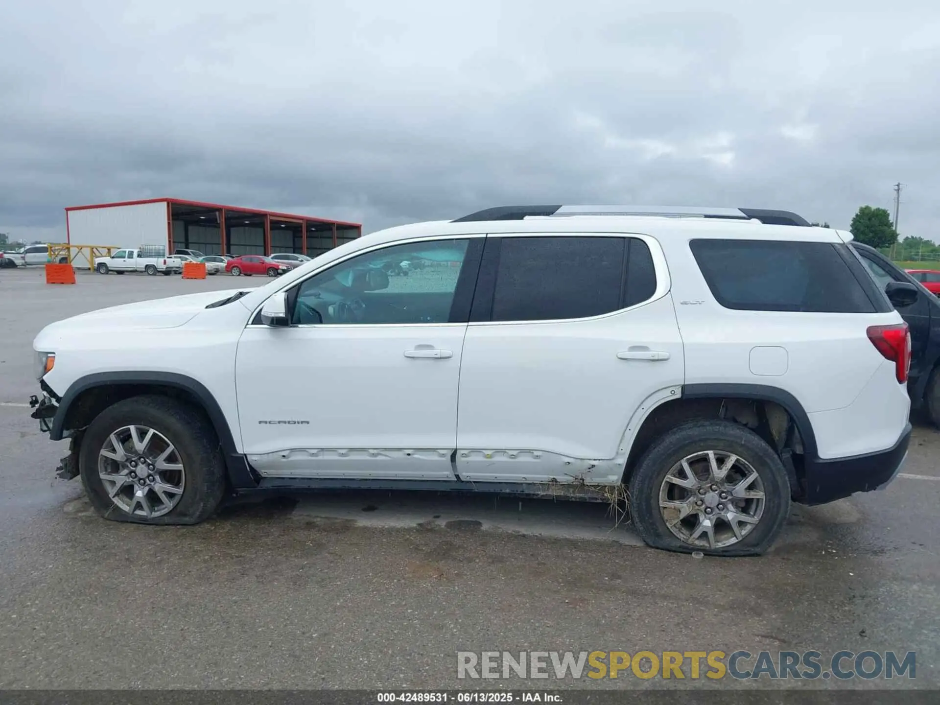 15 Photograph of a damaged car 1GKKNULS0MZ209534 GMC ACADIA 2021