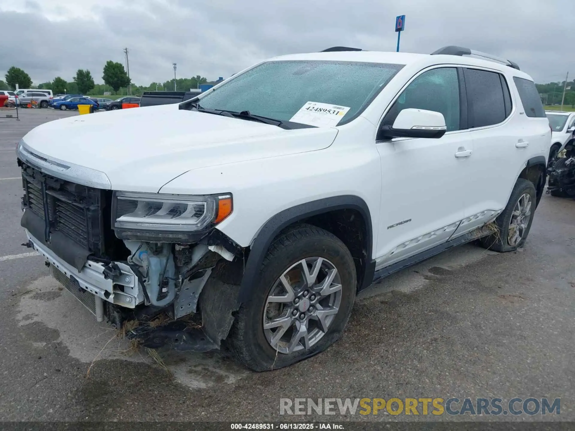 2 Photograph of a damaged car 1GKKNULS0MZ209534 GMC ACADIA 2021