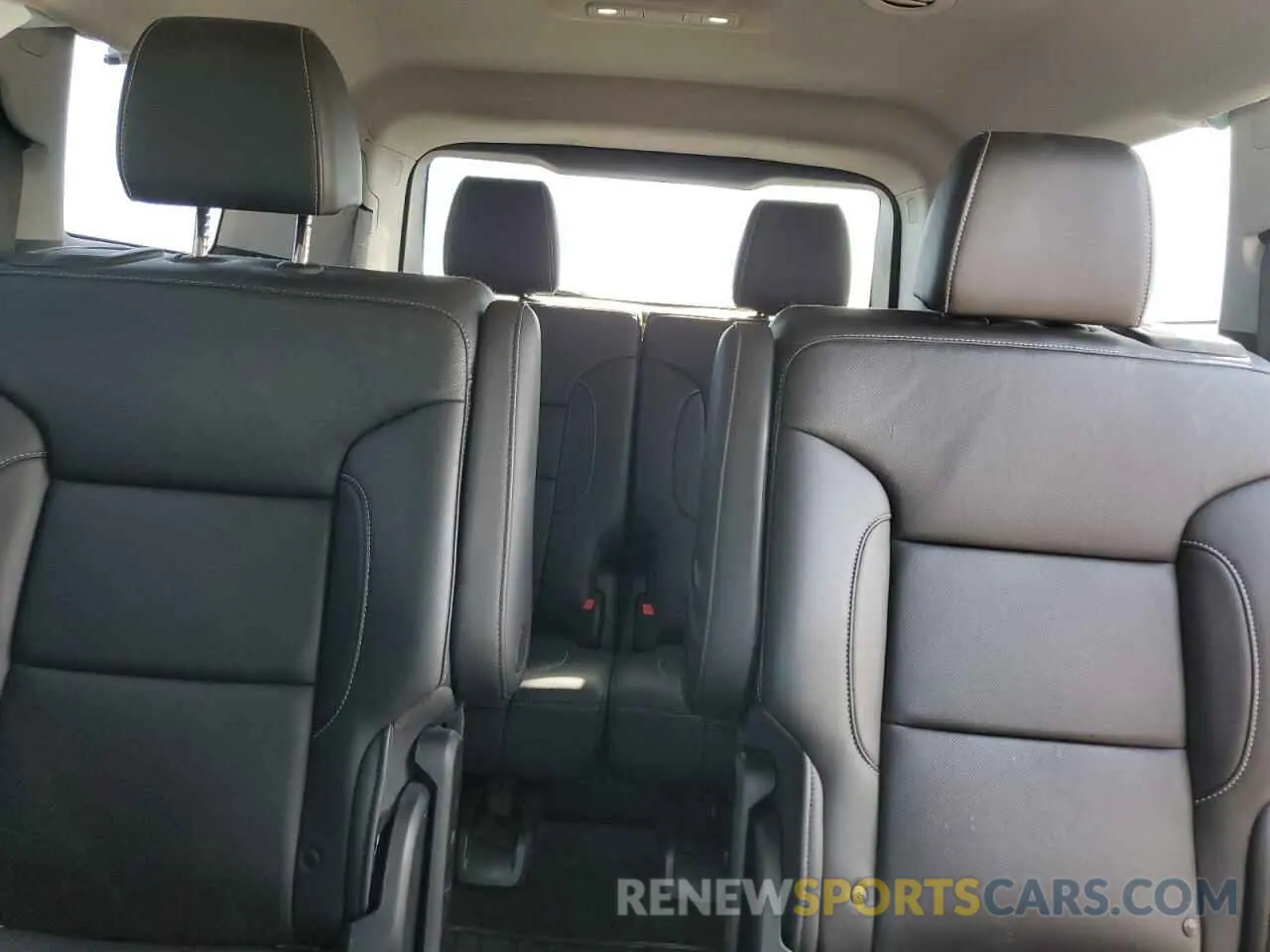 10 Photograph of a damaged car 1GKKNULS1MZ148114 GMC ACADIA 2021