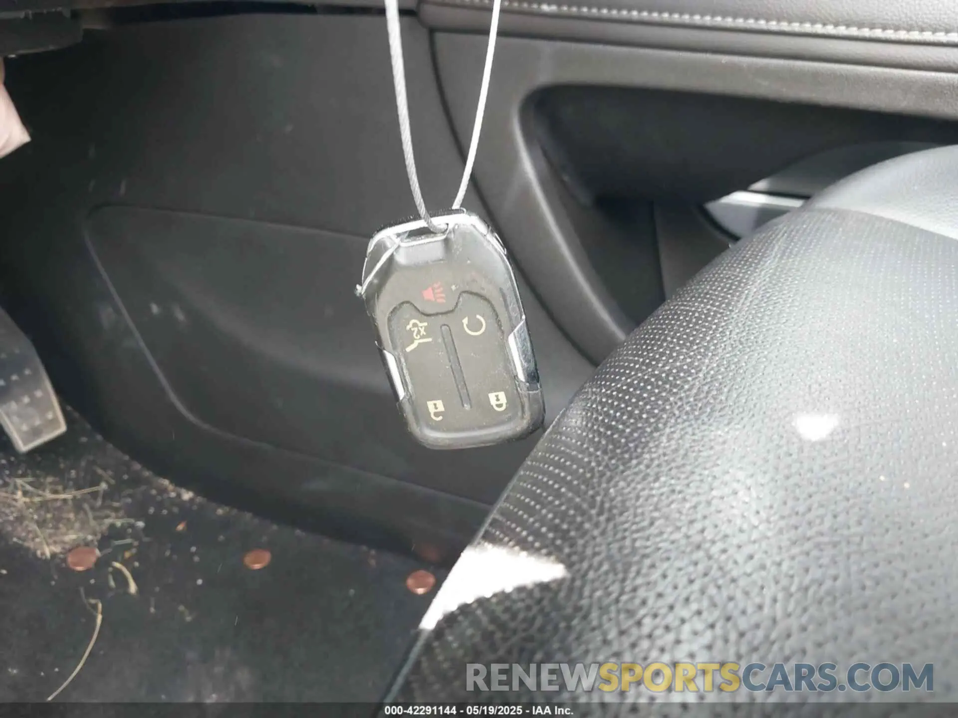 11 Photograph of a damaged car 1GKKNULS3MZ162595 GMC ACADIA 2021