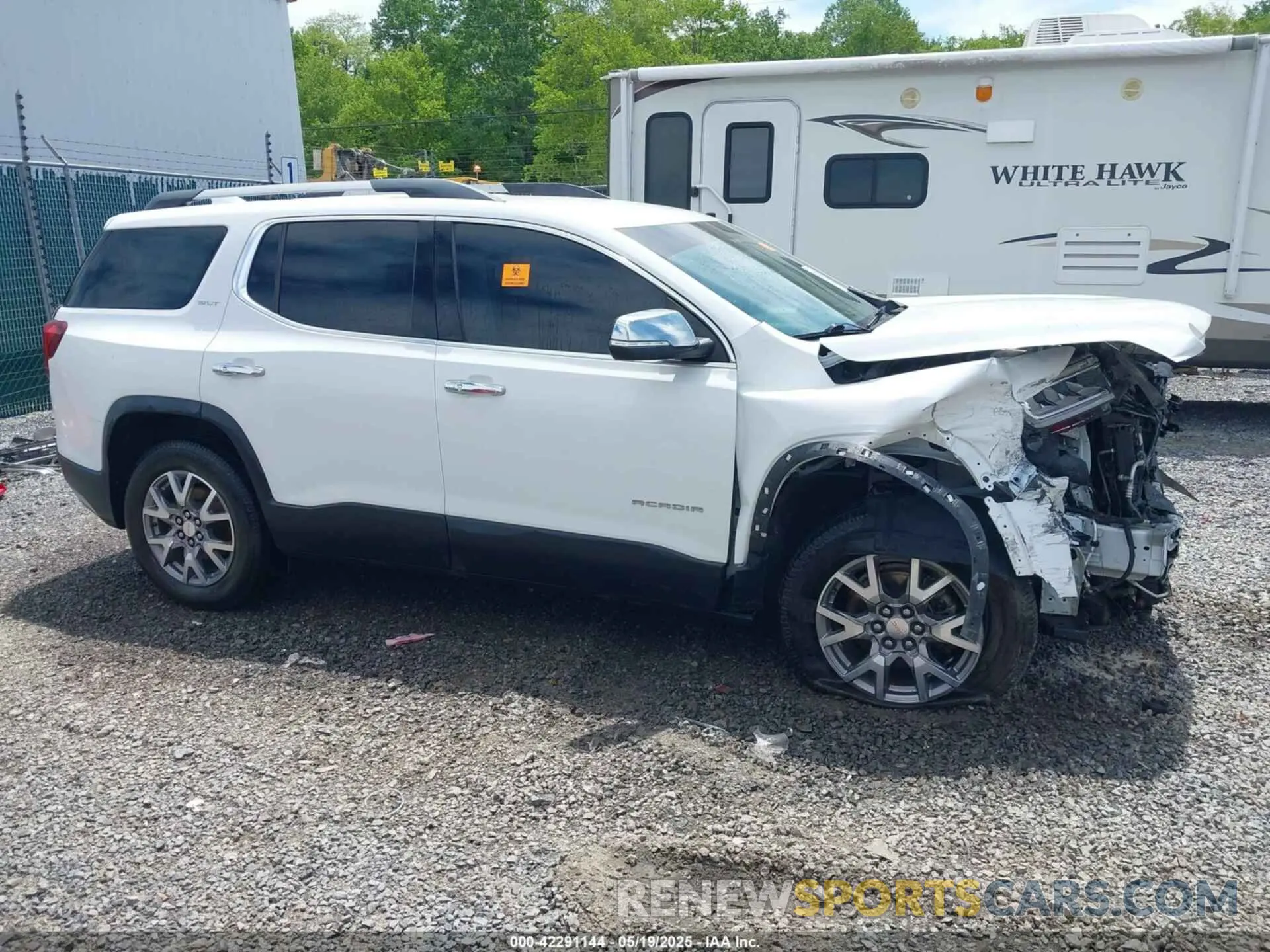 14 Photograph of a damaged car 1GKKNULS3MZ162595 GMC ACADIA 2021