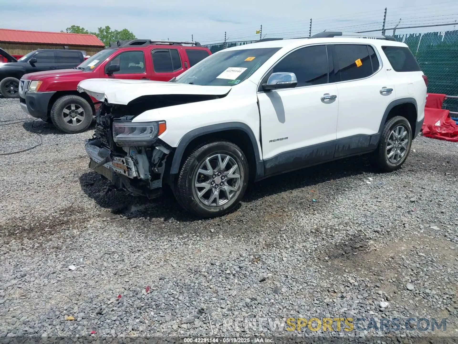 2 Photograph of a damaged car 1GKKNULS3MZ162595 GMC ACADIA 2021