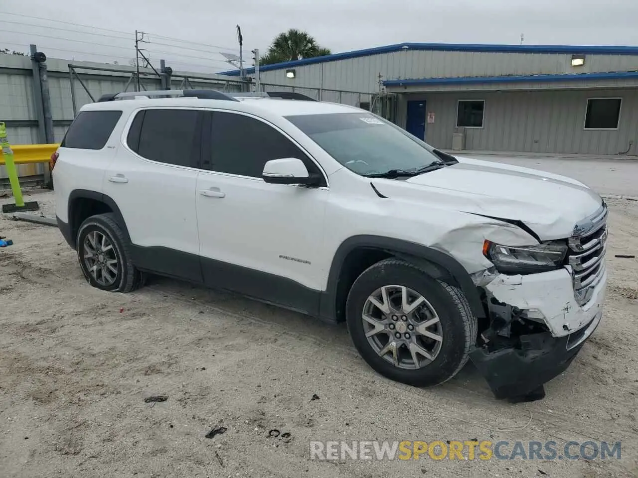 4 Photograph of a damaged car 1GKKNULS4MZ208726 GMC ACADIA 2021