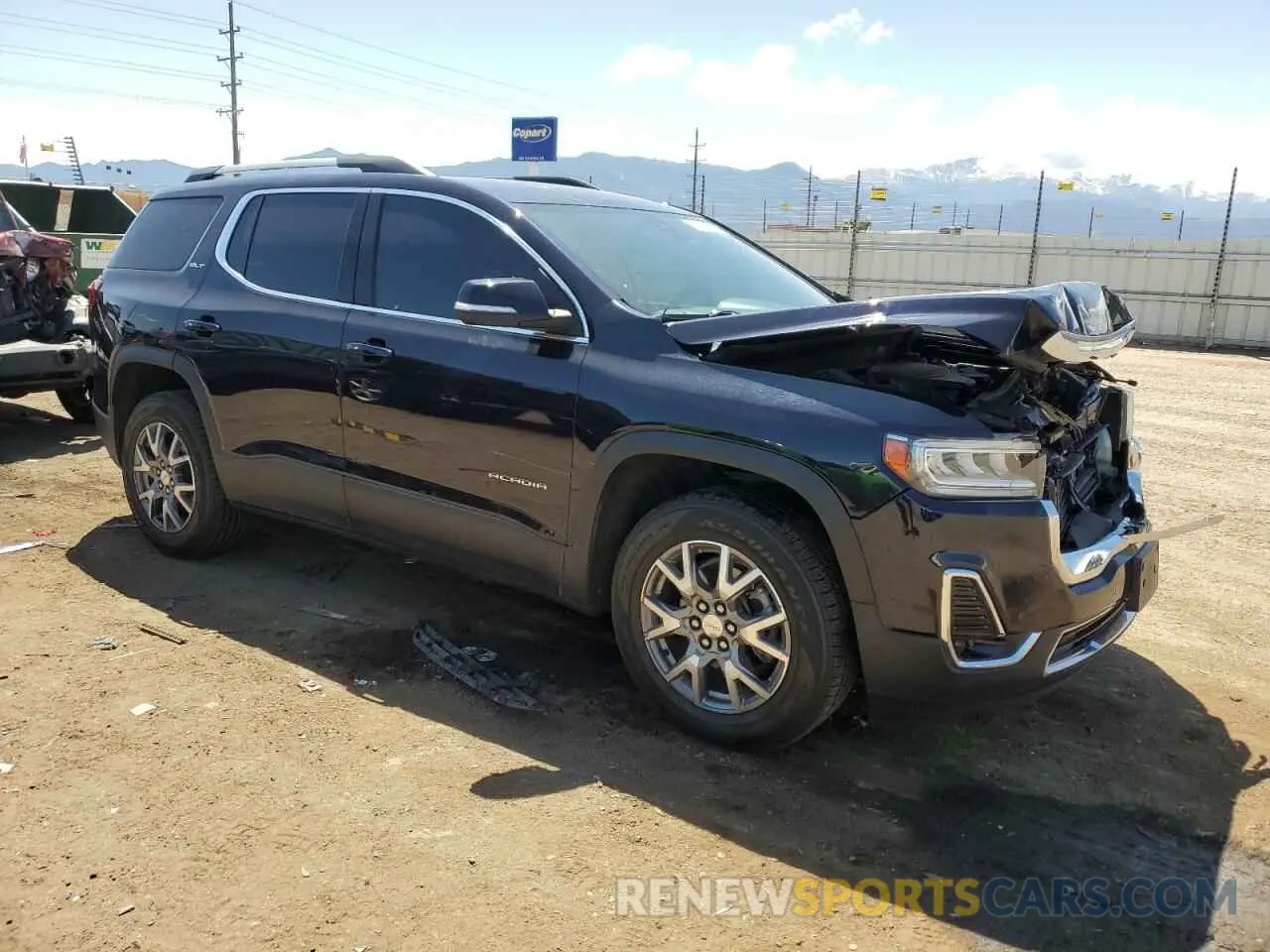 4 Photograph of a damaged car 1GKKNULS6MZ206847 GMC ACADIA 2021