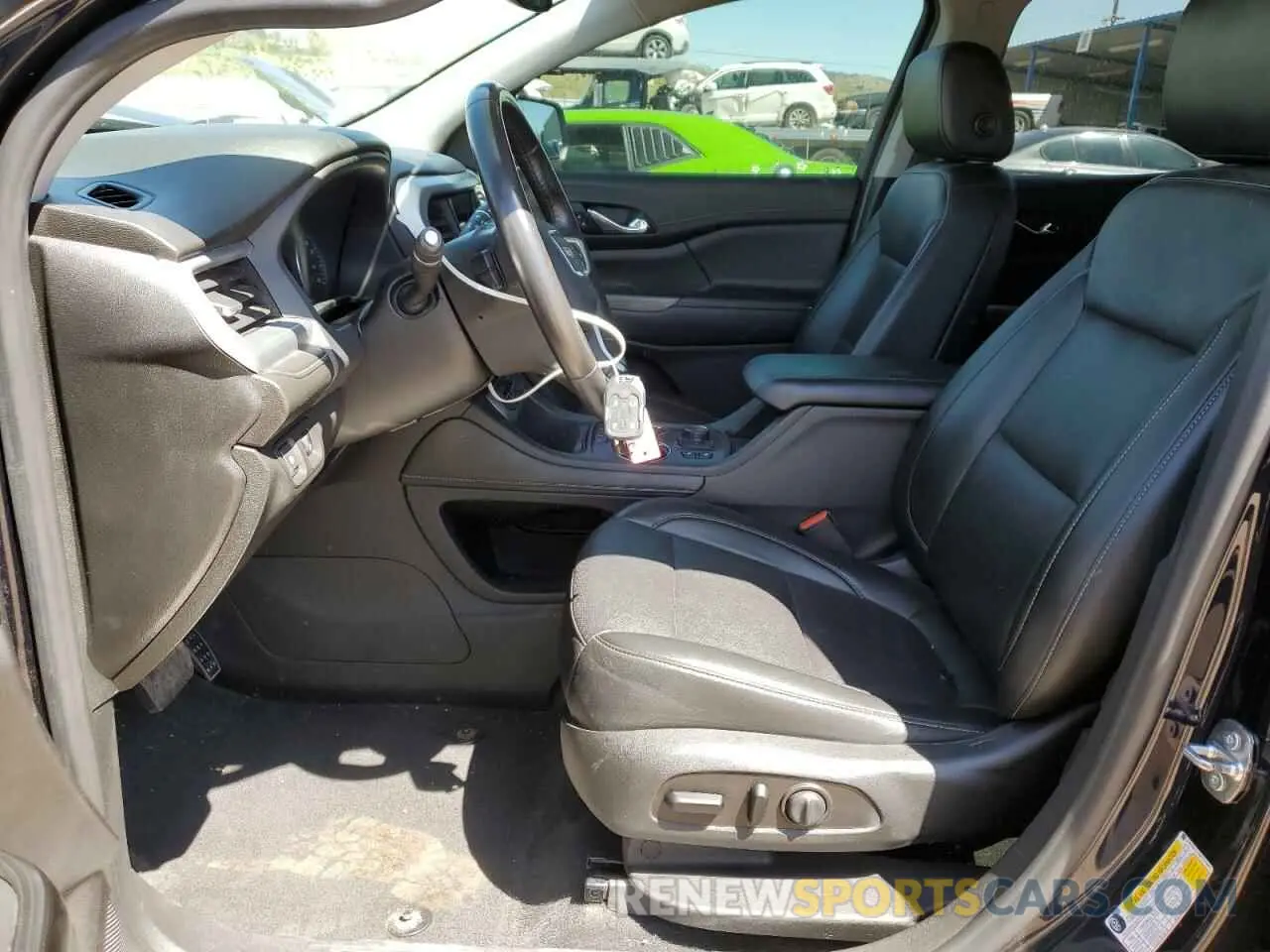7 Photograph of a damaged car 1GKKNULS6MZ206847 GMC ACADIA 2021