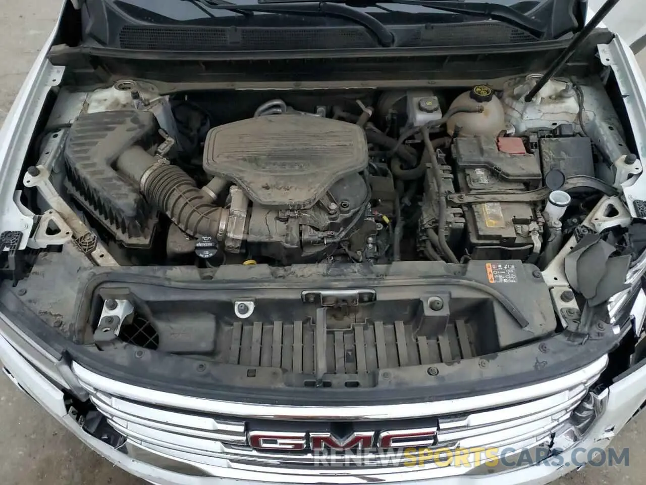 13 Photograph of a damaged car 1GKKNULS9MZ219995 GMC ACADIA 2021