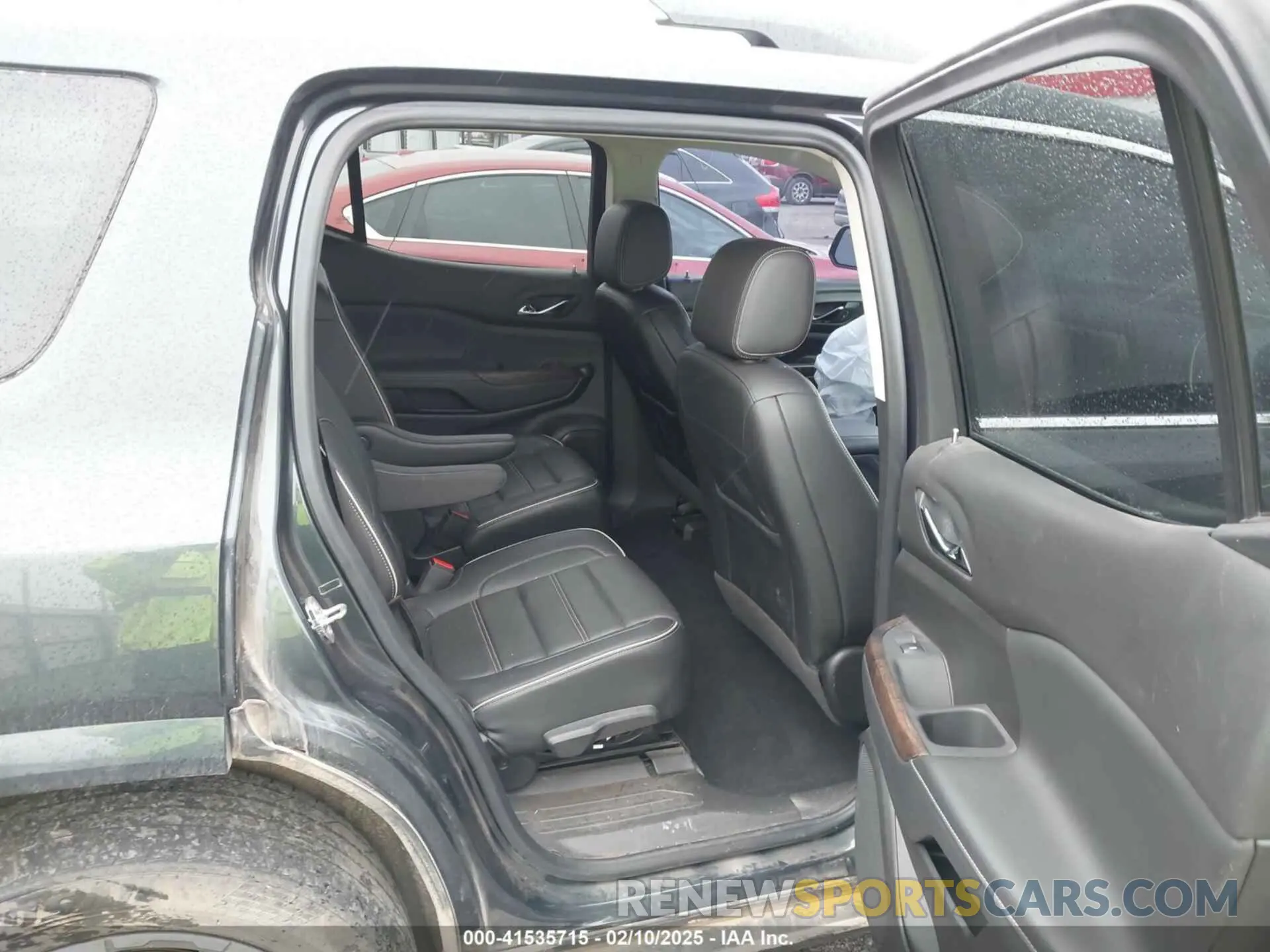 8 Photograph of a damaged car 1GKKNXLS1MZ130147 GMC ACADIA 2021