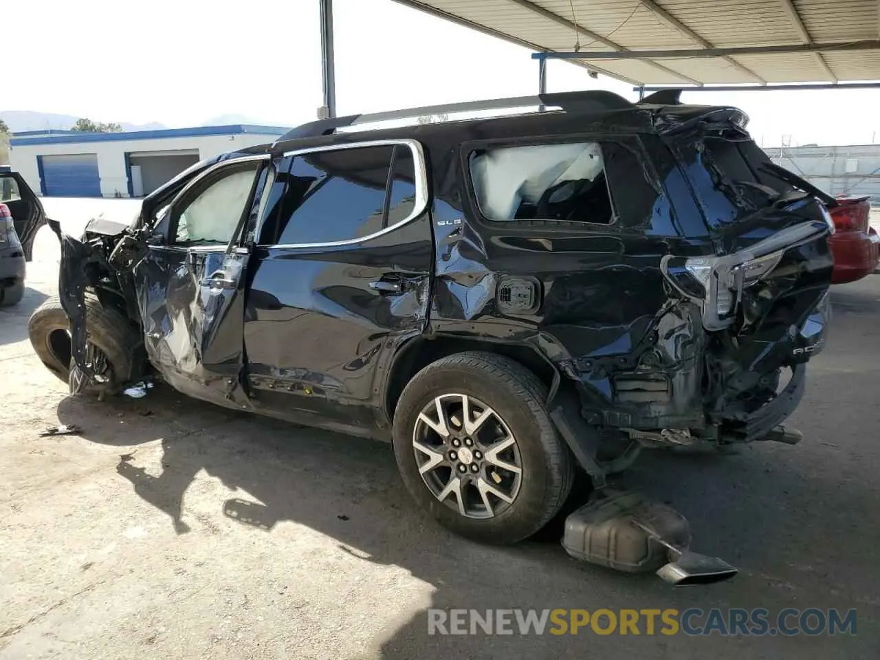 2 Photograph of a damaged car 1GKKNKL40NZ143218 GMC ACADIA 2022