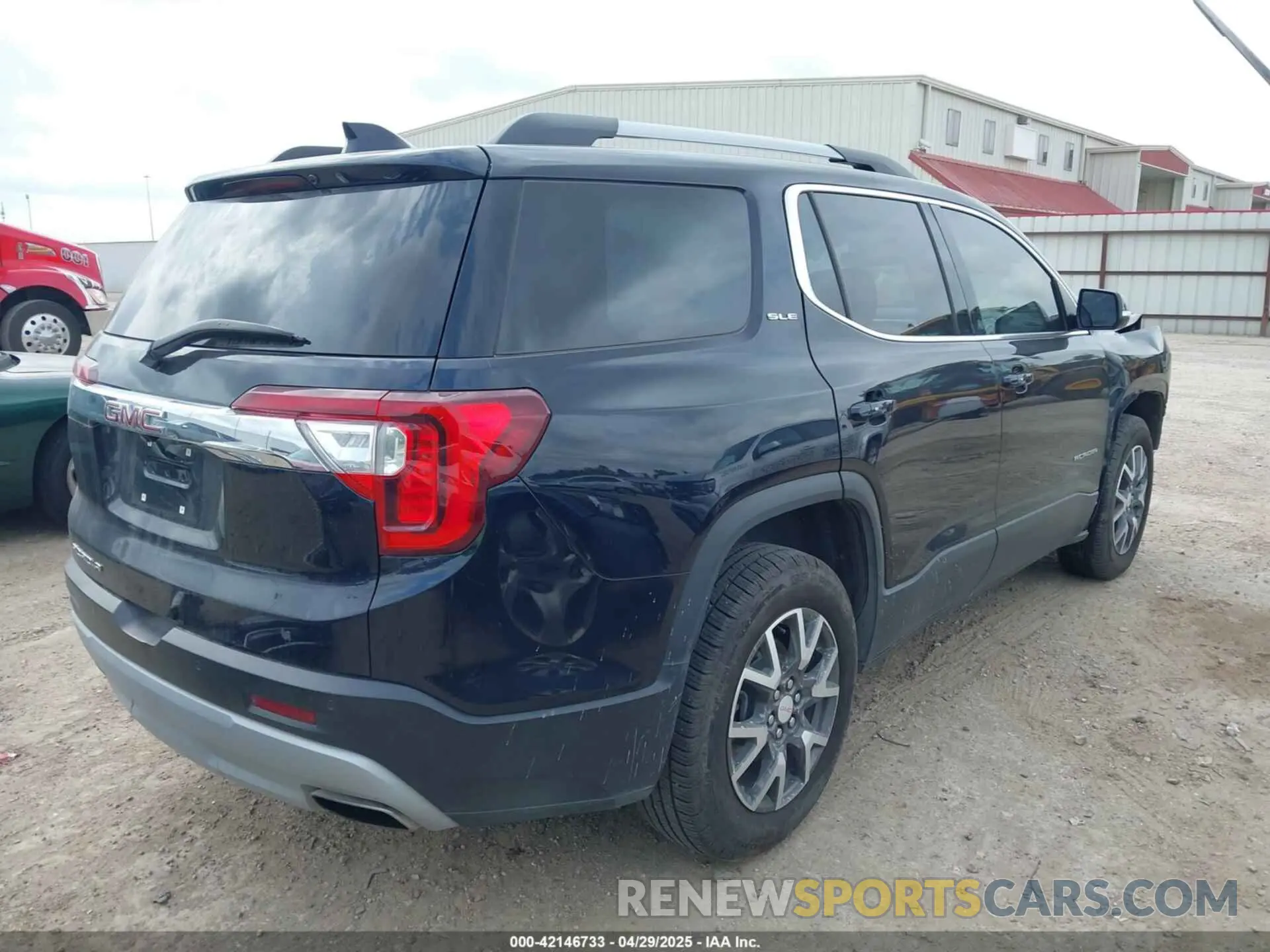 4 Photograph of a damaged car 1GKKNKL40NZ160990 GMC ACADIA 2022