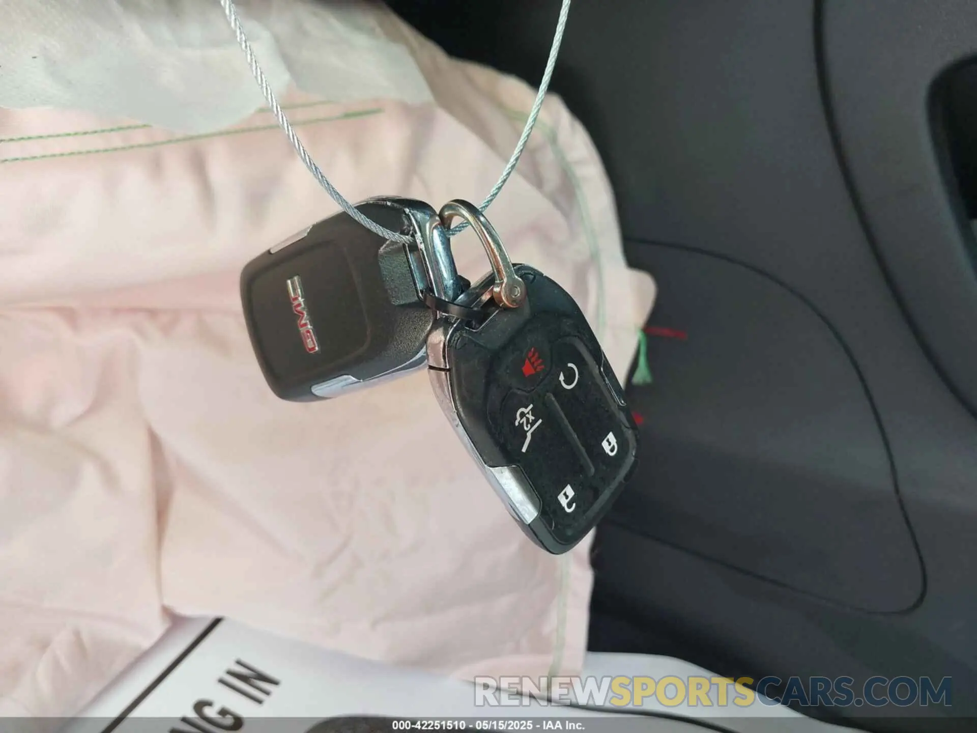 11 Photograph of a damaged car 1GKKNKL45NZ117388 GMC ACADIA 2022