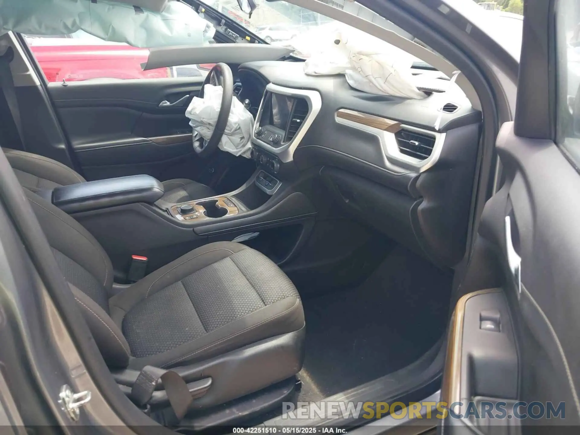 5 Photograph of a damaged car 1GKKNKL45NZ117388 GMC ACADIA 2022