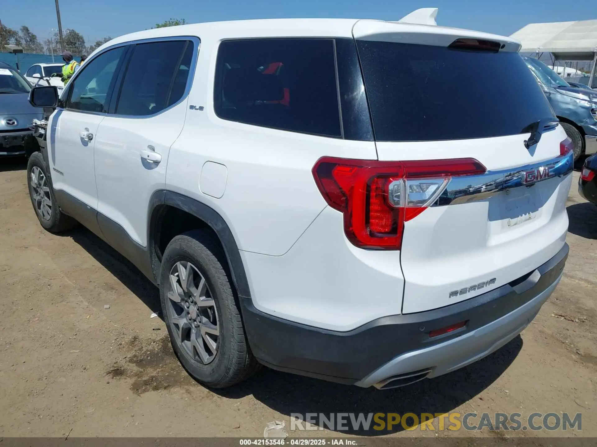 3 Фотография поврежденного автомобиля 1GKKNKL48NZ174264 GMC ACADIA 2022