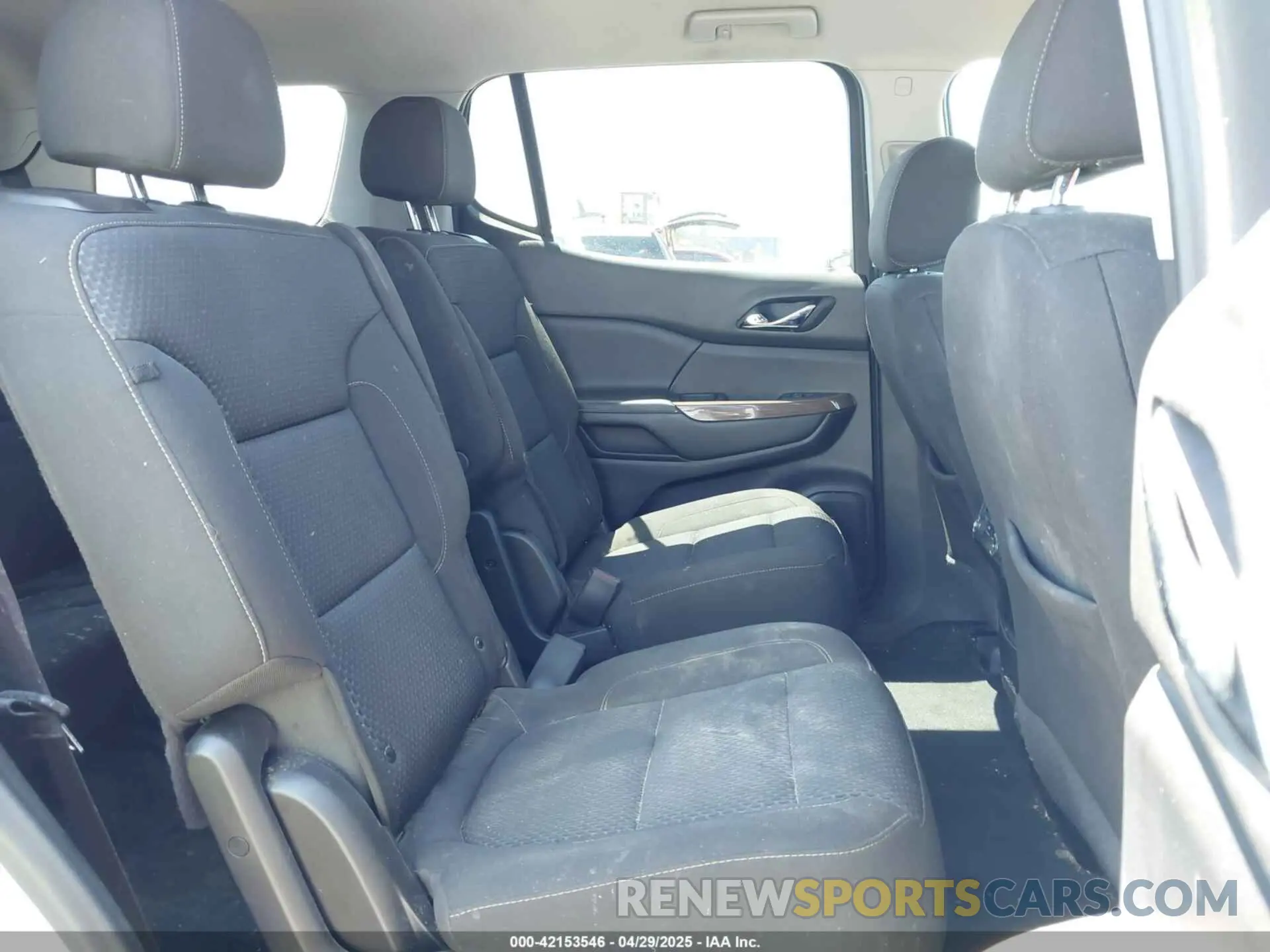 8 Фотография поврежденного автомобиля 1GKKNKL48NZ174264 GMC ACADIA 2022