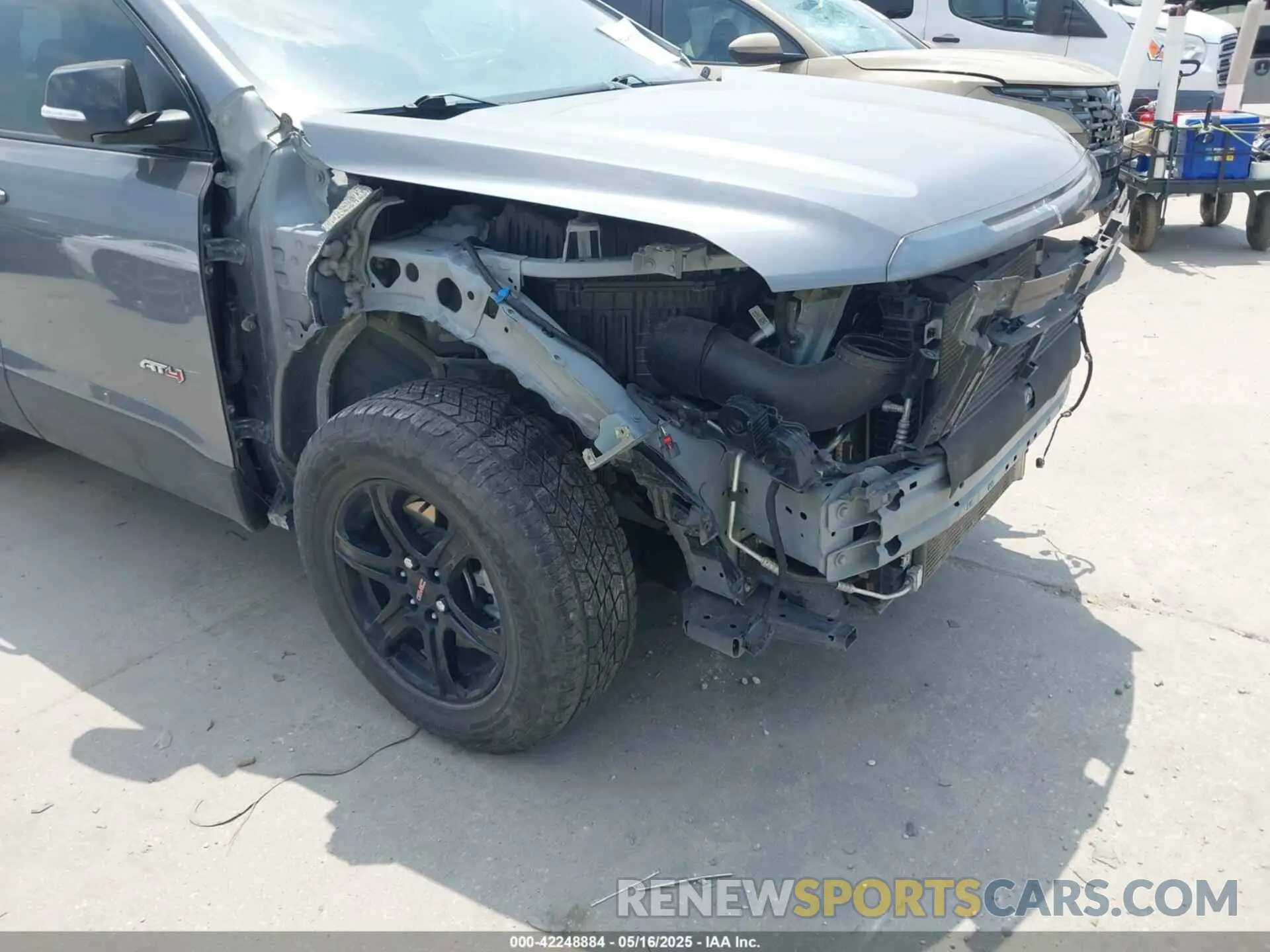 19 Photograph of a damaged car 1GKKNLLS1NZ128442 GMC ACADIA 2022