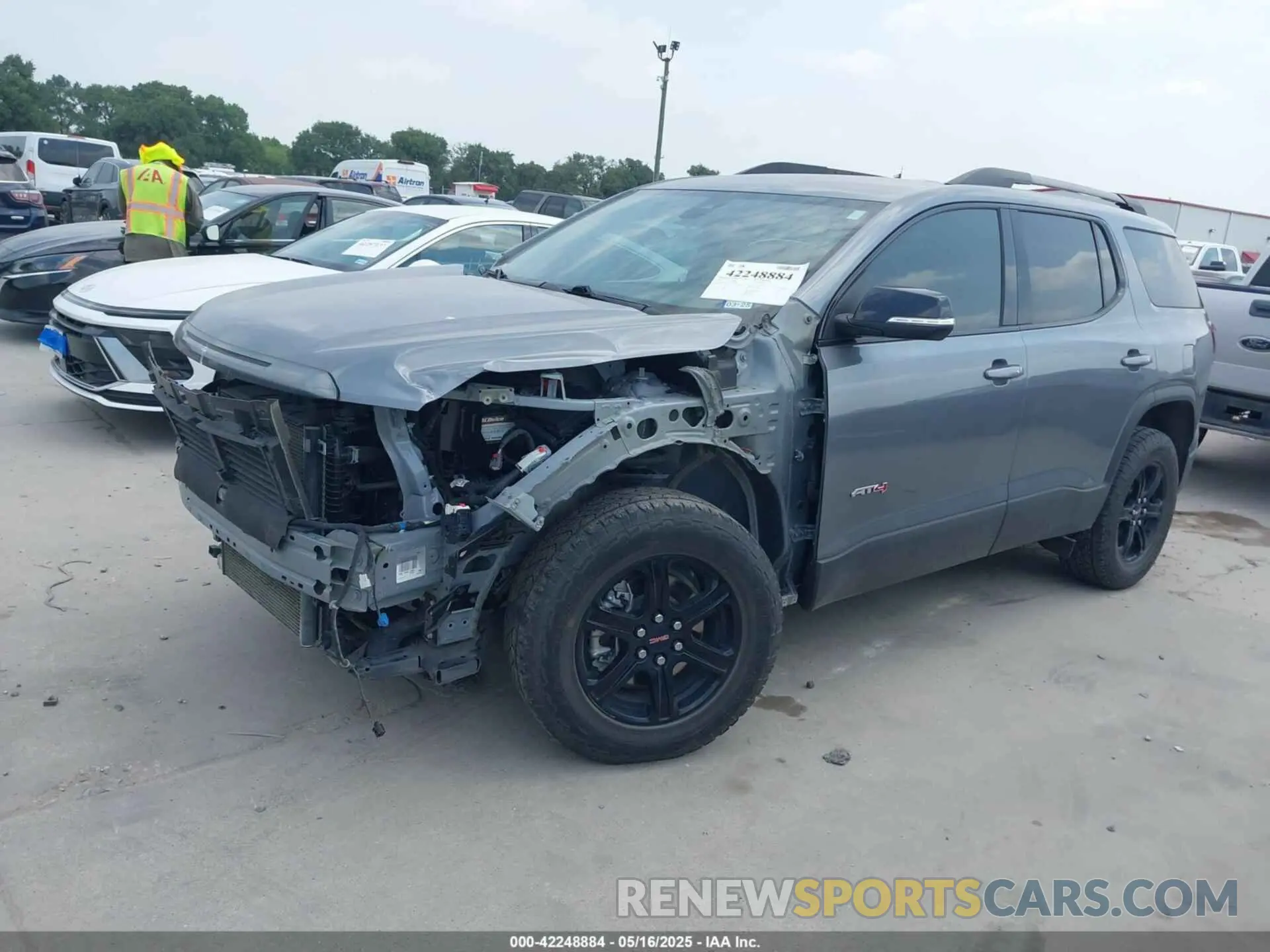 2 Photograph of a damaged car 1GKKNLLS1NZ128442 GMC ACADIA 2022