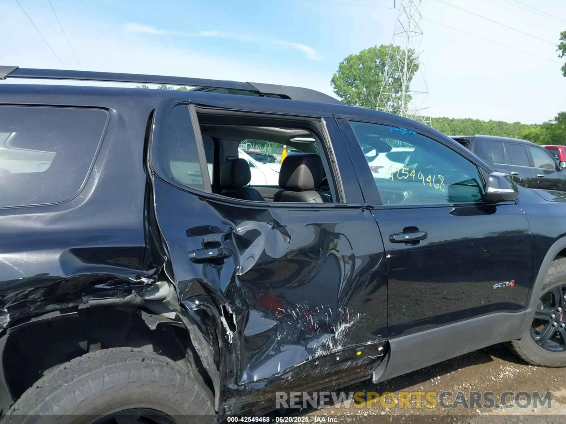 13 Photograph of a damaged car 1GKKNLLS4NZ169101 GMC ACADIA 2022