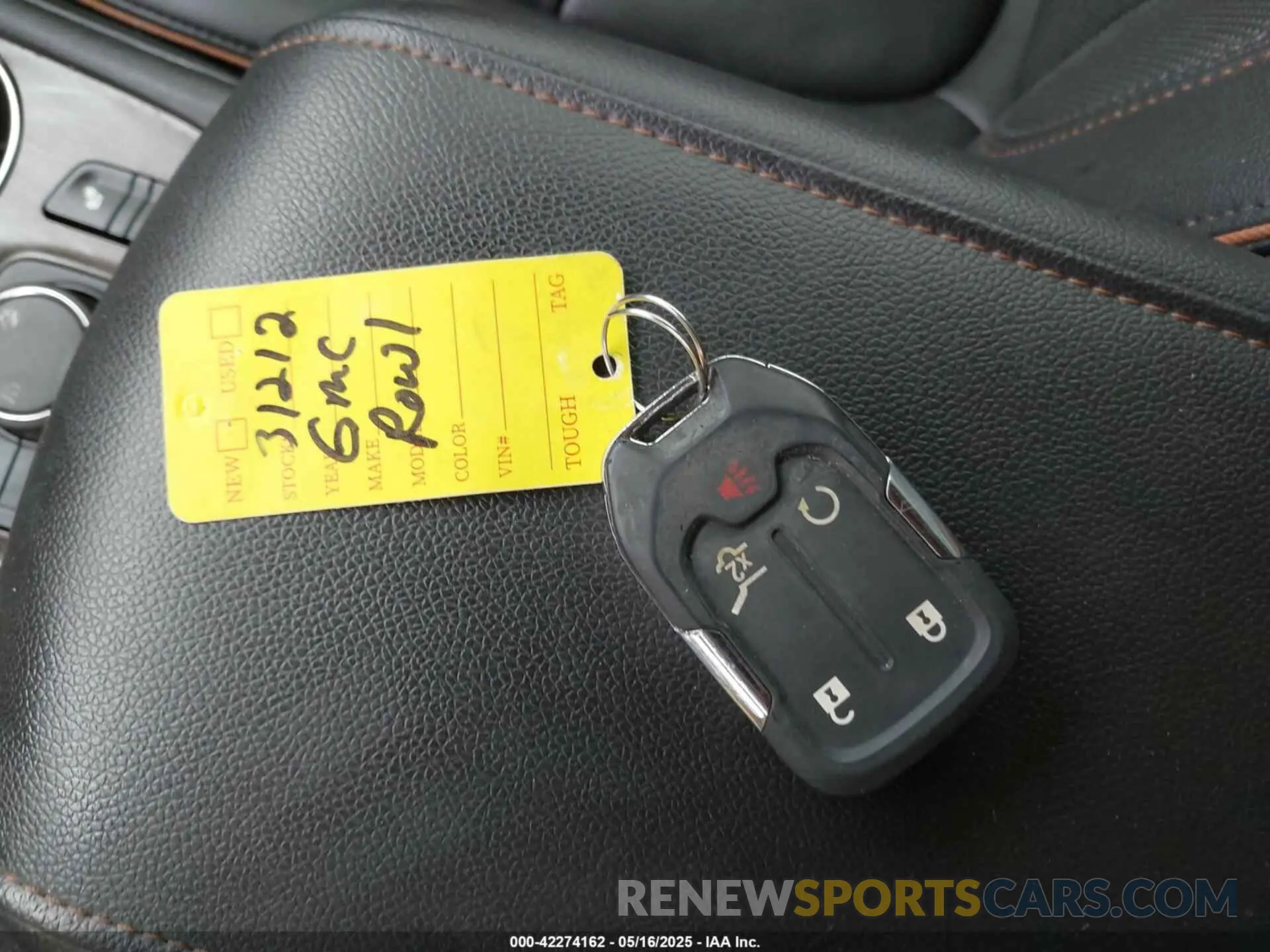 11 Photograph of a damaged car 1GKKNLLS9NZ136305 GMC ACADIA 2022