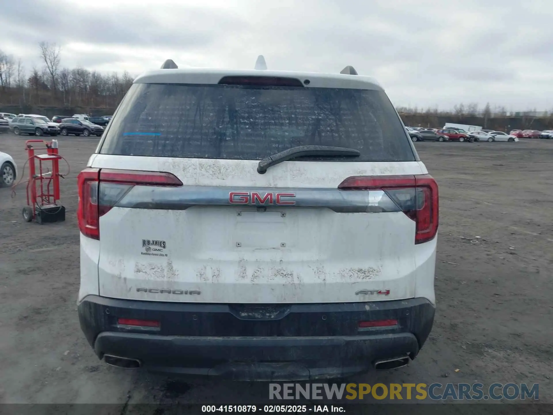 16 Photograph of a damaged car 1GKKNLLS9NZ179770 GMC ACADIA 2022