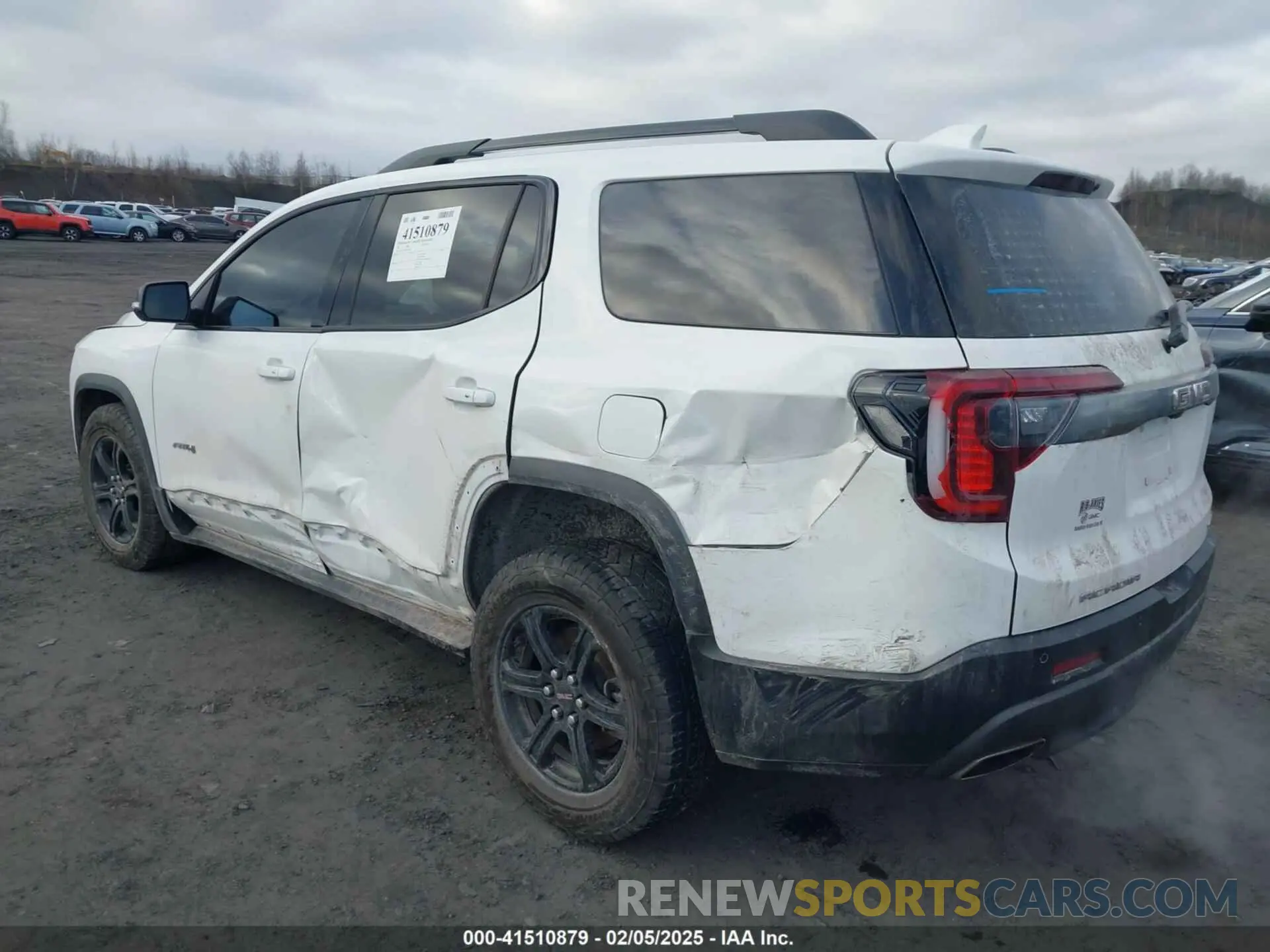3 Photograph of a damaged car 1GKKNLLS9NZ179770 GMC ACADIA 2022