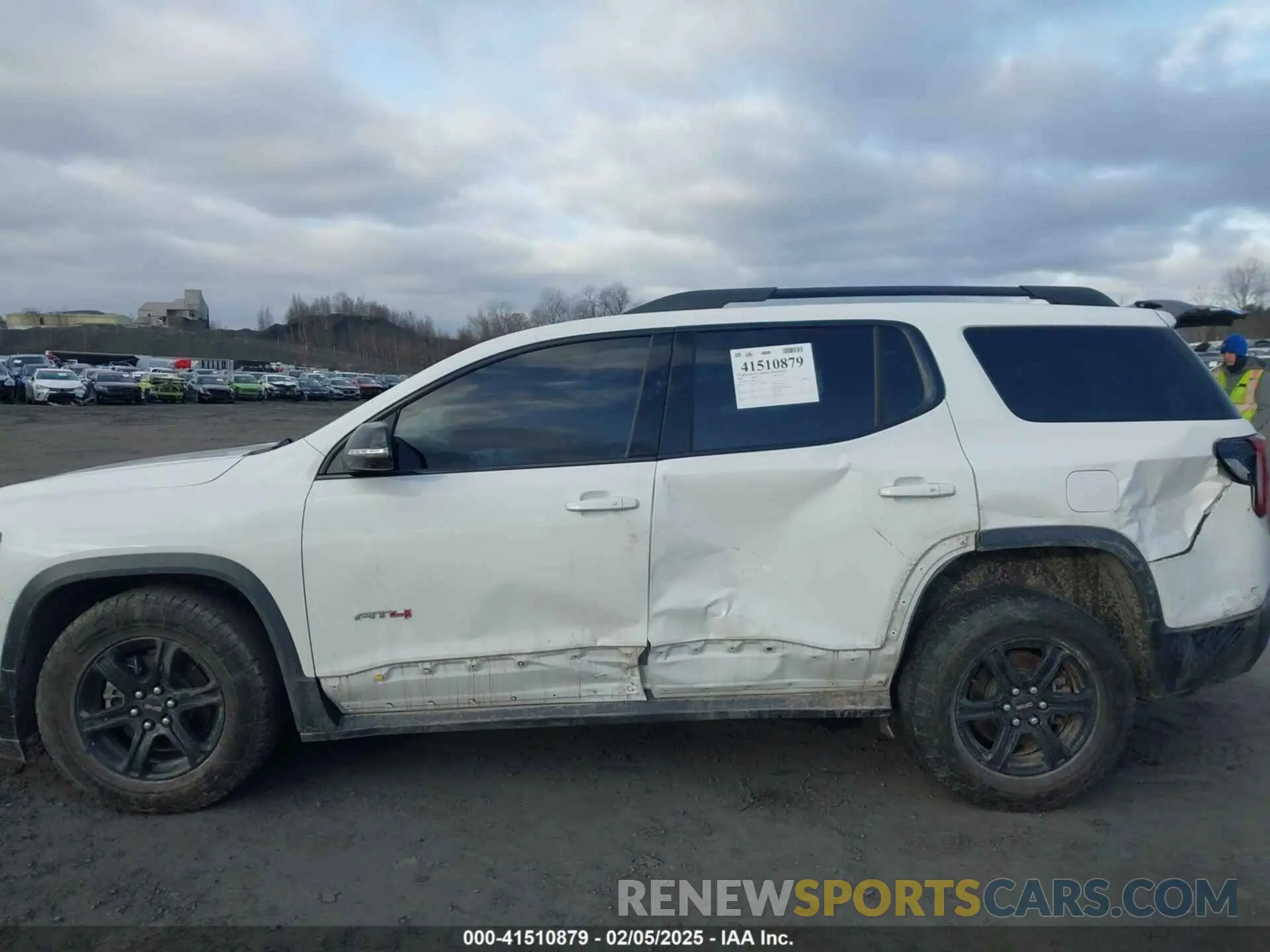6 Photograph of a damaged car 1GKKNLLS9NZ179770 GMC ACADIA 2022