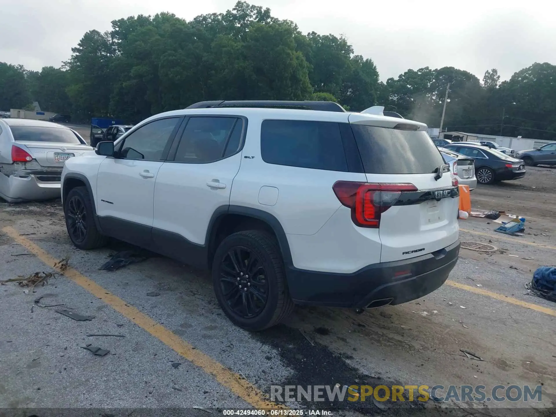 3 Photograph of a damaged car 1GKKNMLS0NZ175371 GMC ACADIA 2022