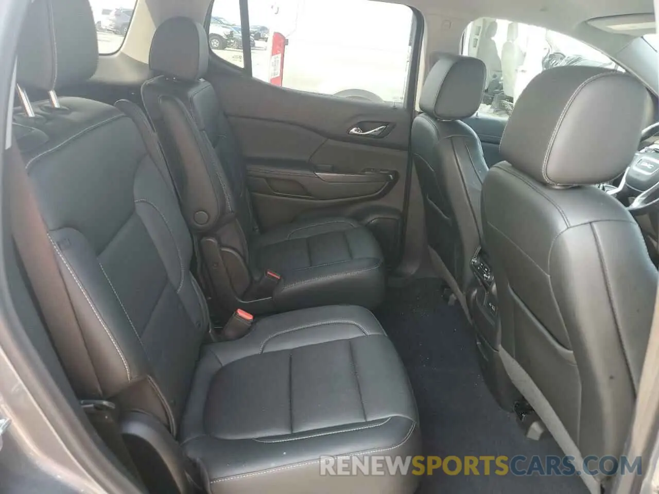 11 Photograph of a damaged car 1GKKNMLS9NZ116075 GMC ACADIA 2022